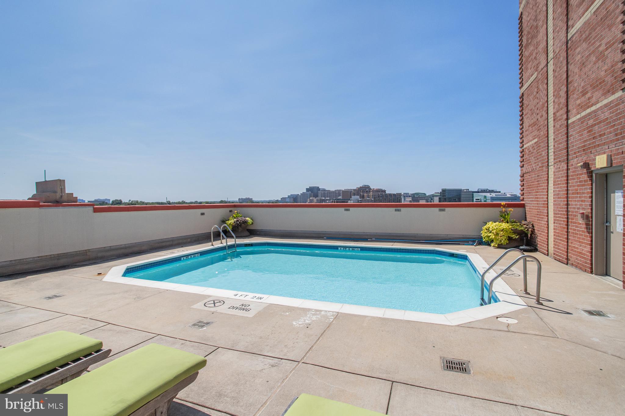 CLARENDON - Residential