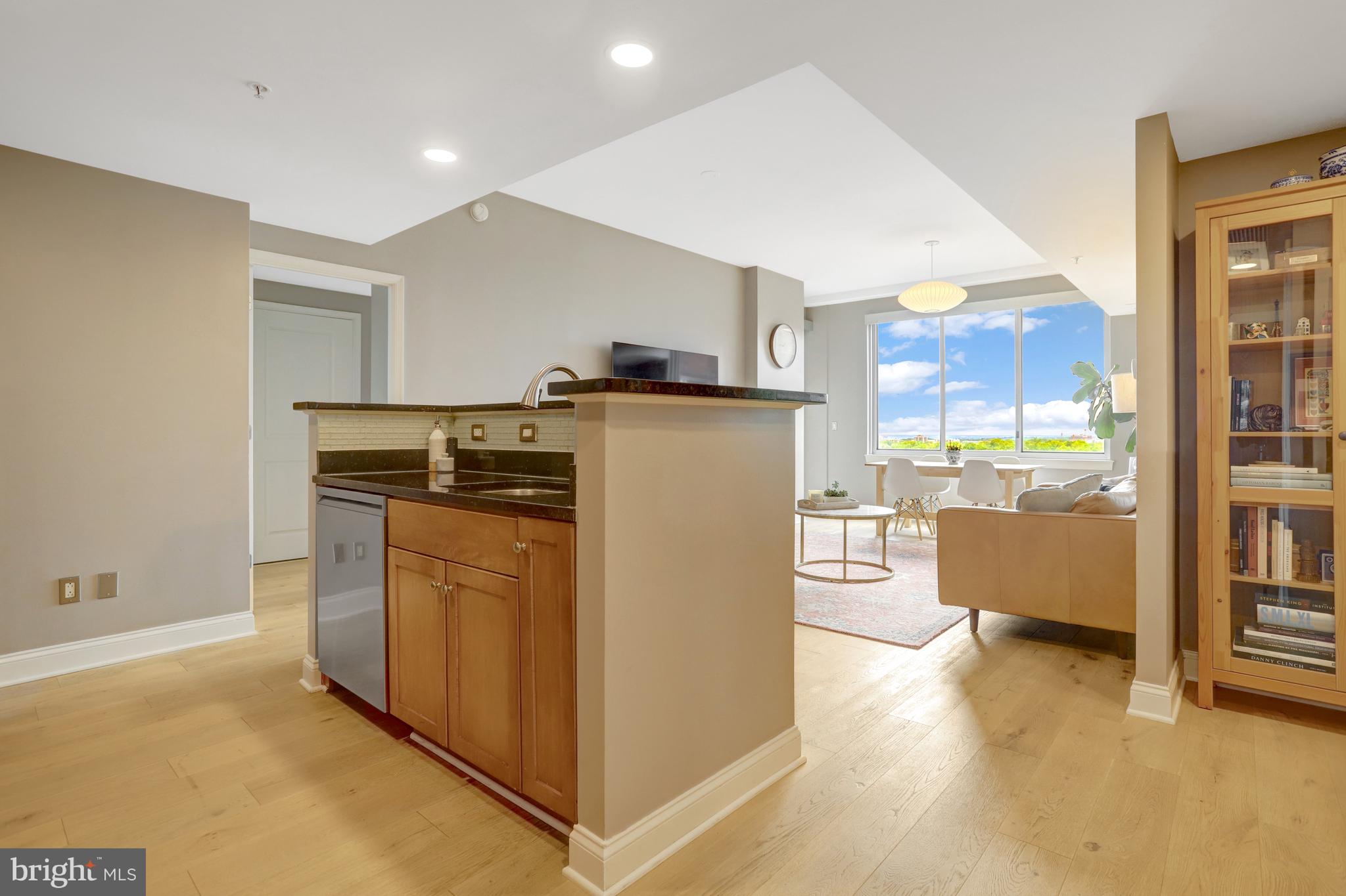 CLARENDON - Residential