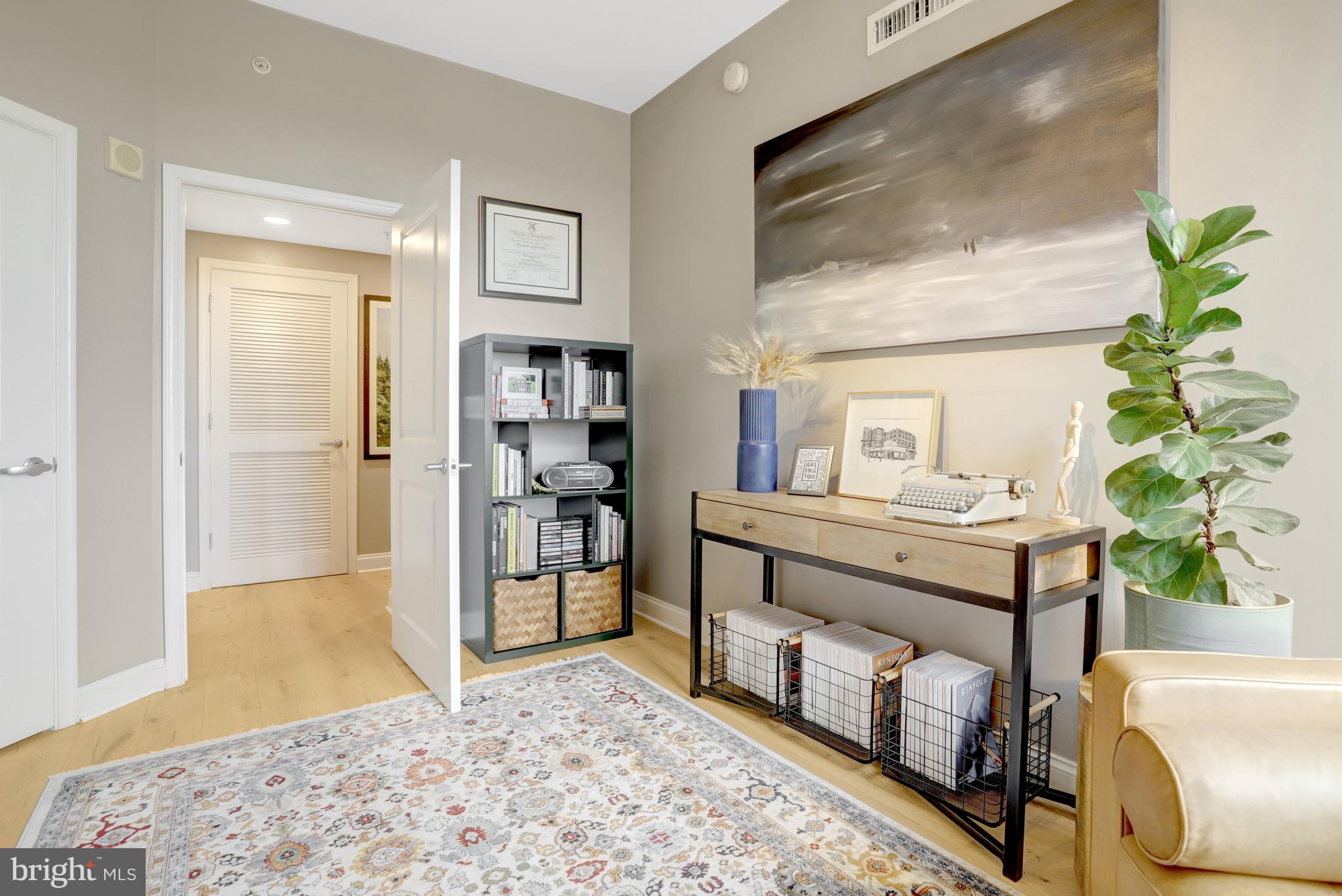 CLARENDON - Residential