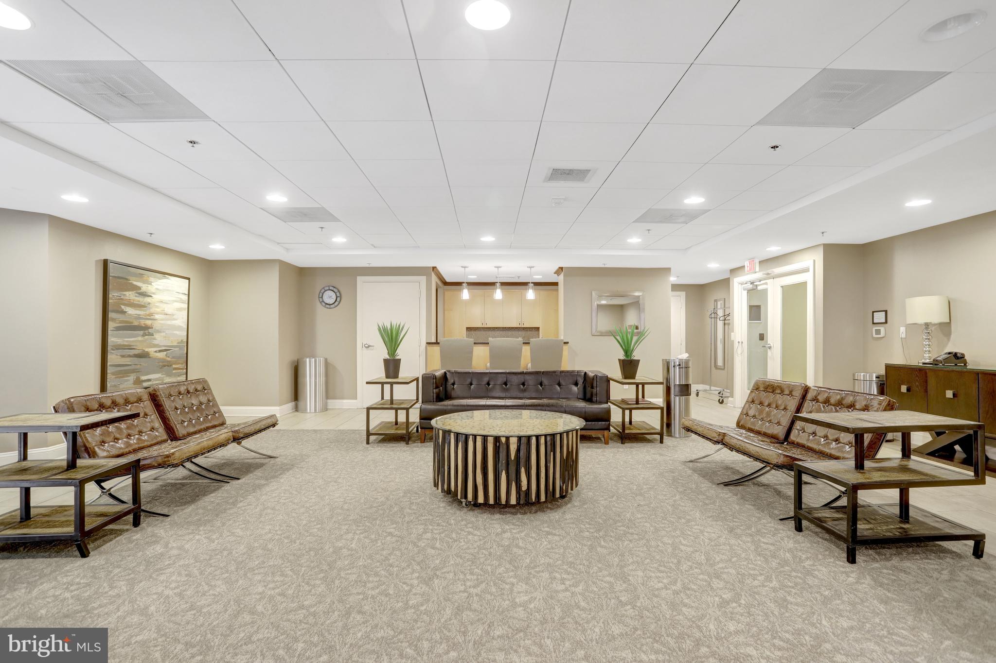 CLARENDON - Residential