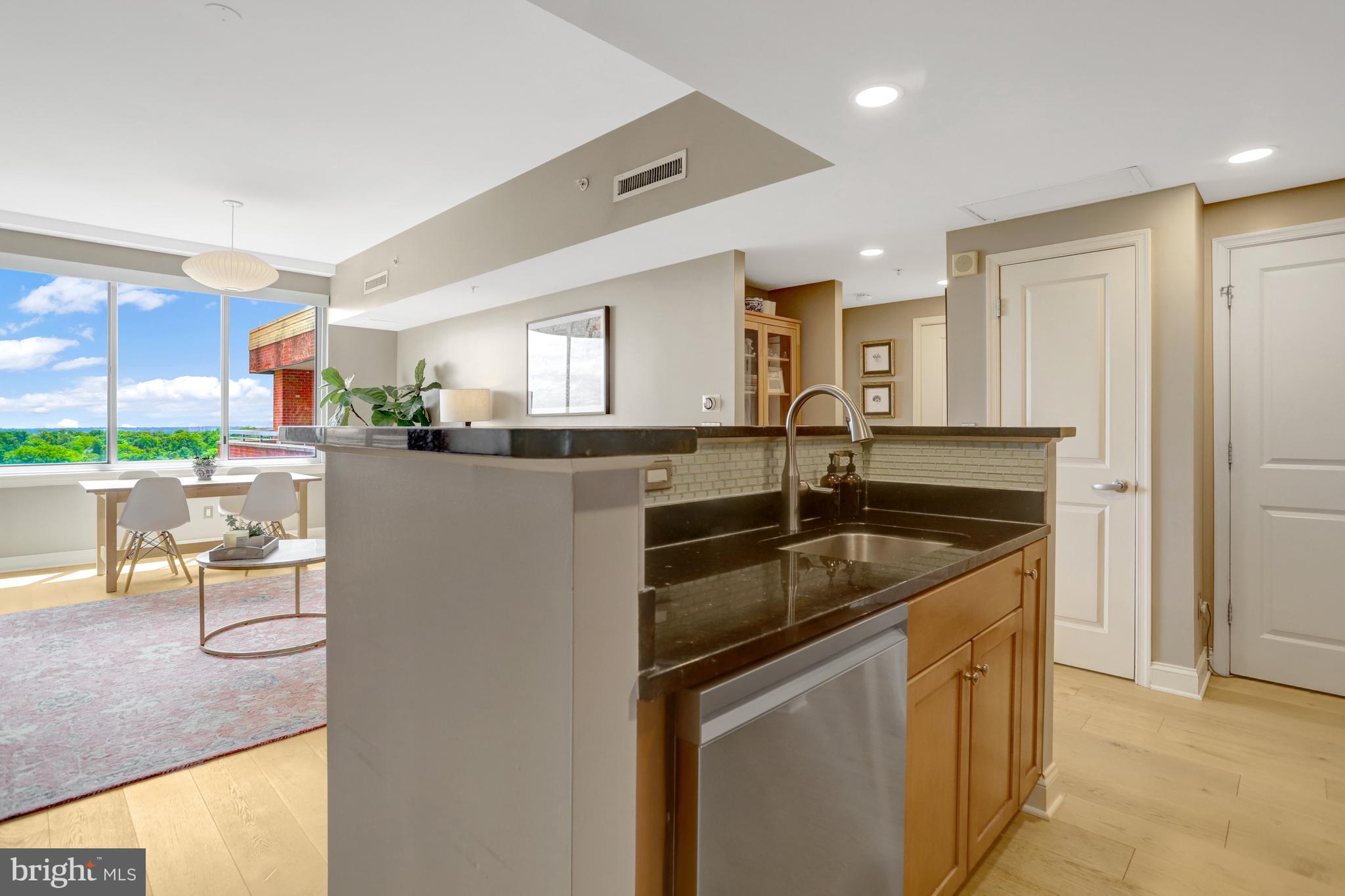 CLARENDON - Residential