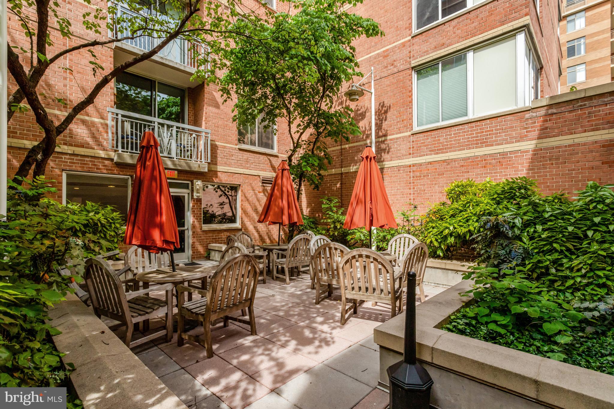 CLARENDON - Residential