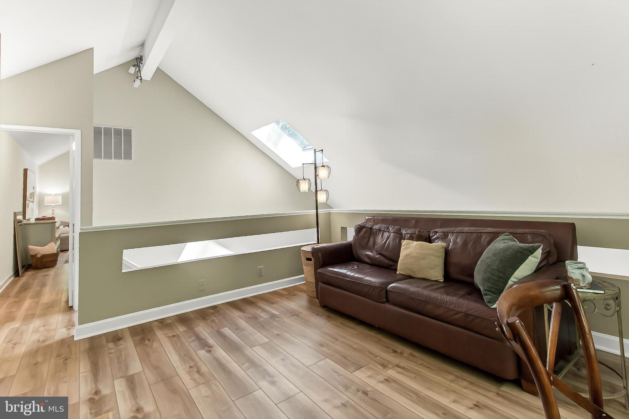 RESTON - Residential