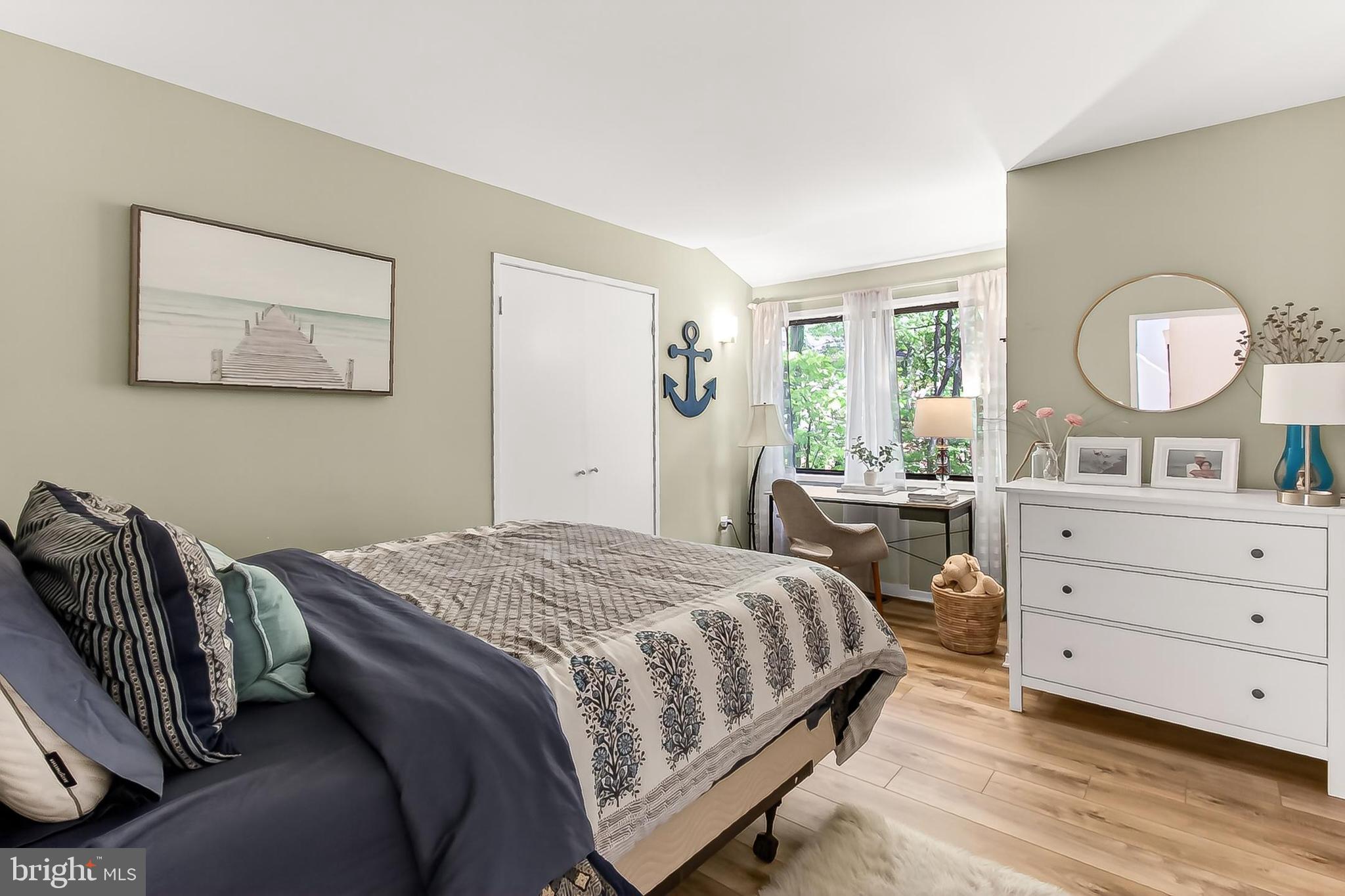 RESTON - Residential