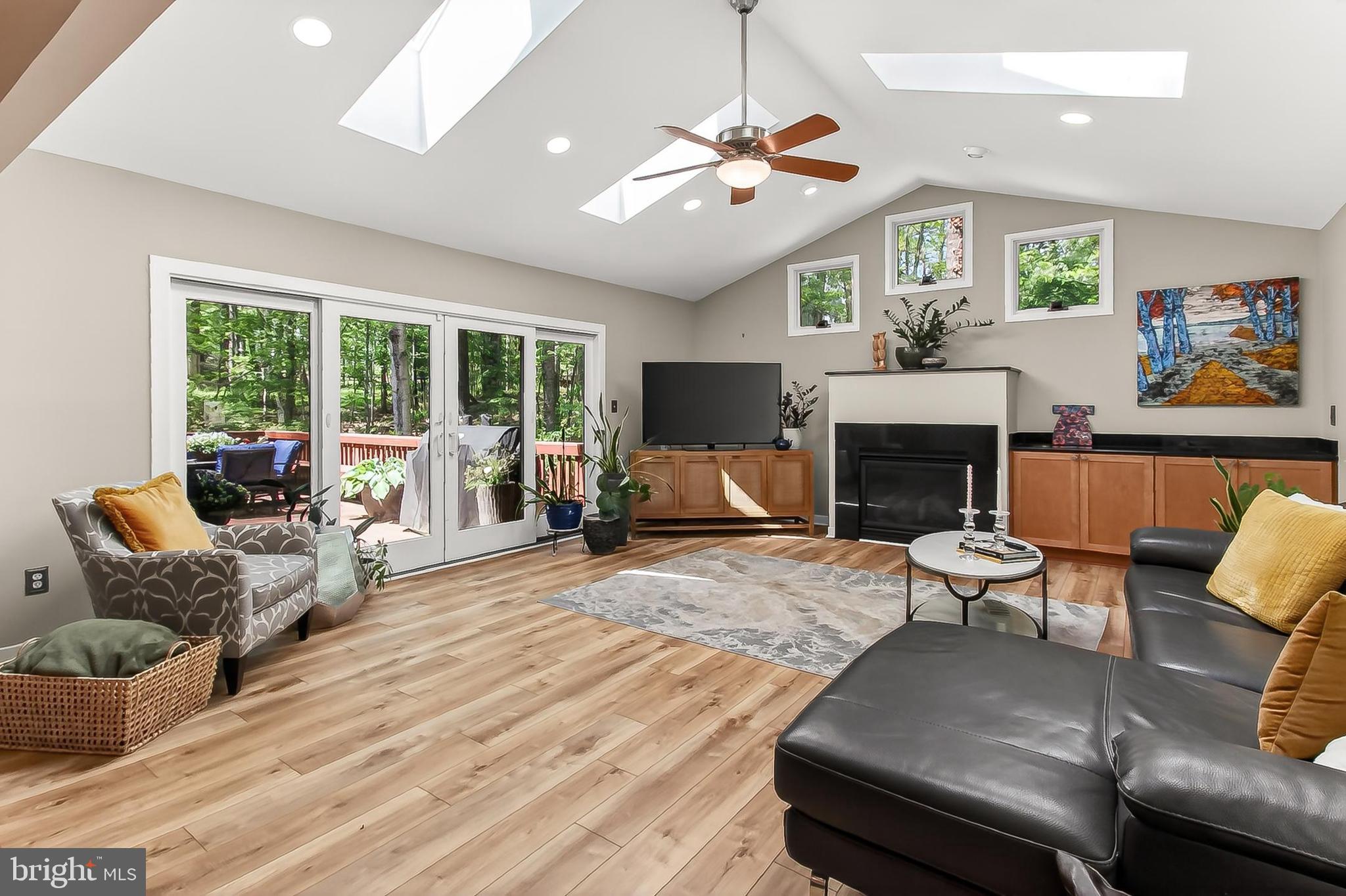 RESTON - Residential