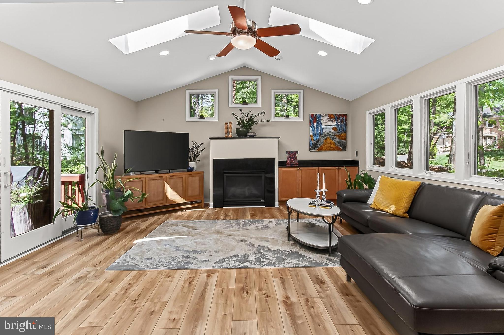 RESTON - Residential