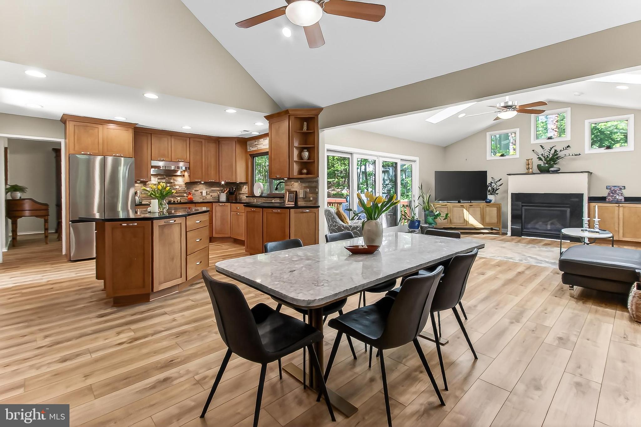 RESTON - Residential