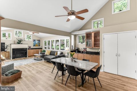 Photo of 10714 Midsummer Drive, RESTON, VA 20191 (MLS # VAFX2305838)