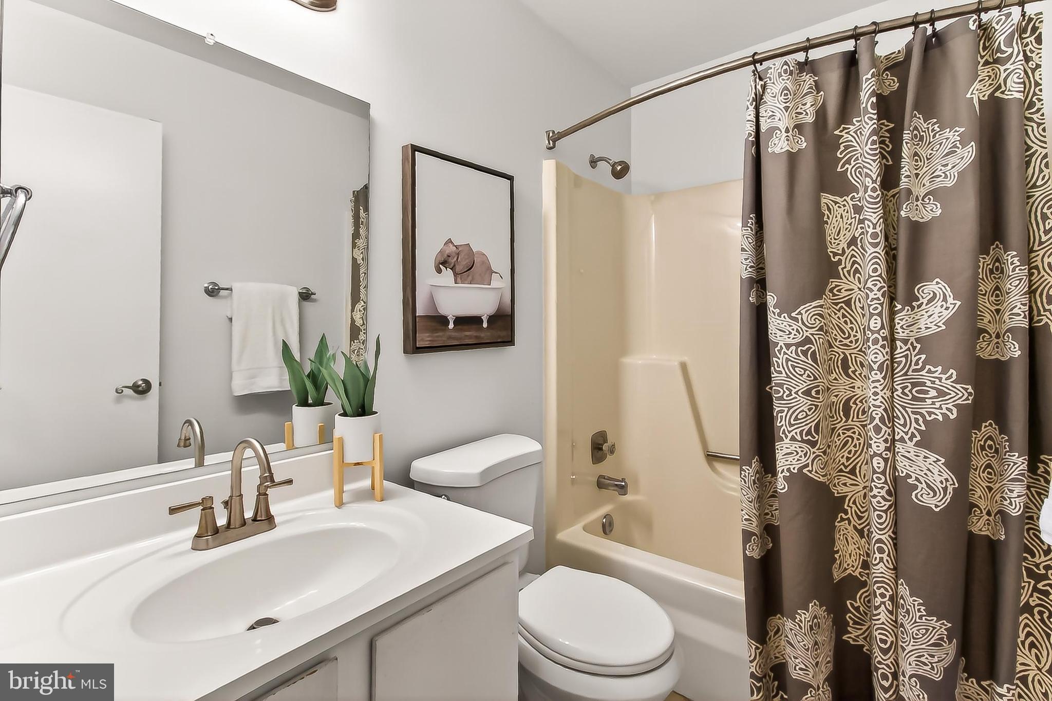 RESTON - Residential