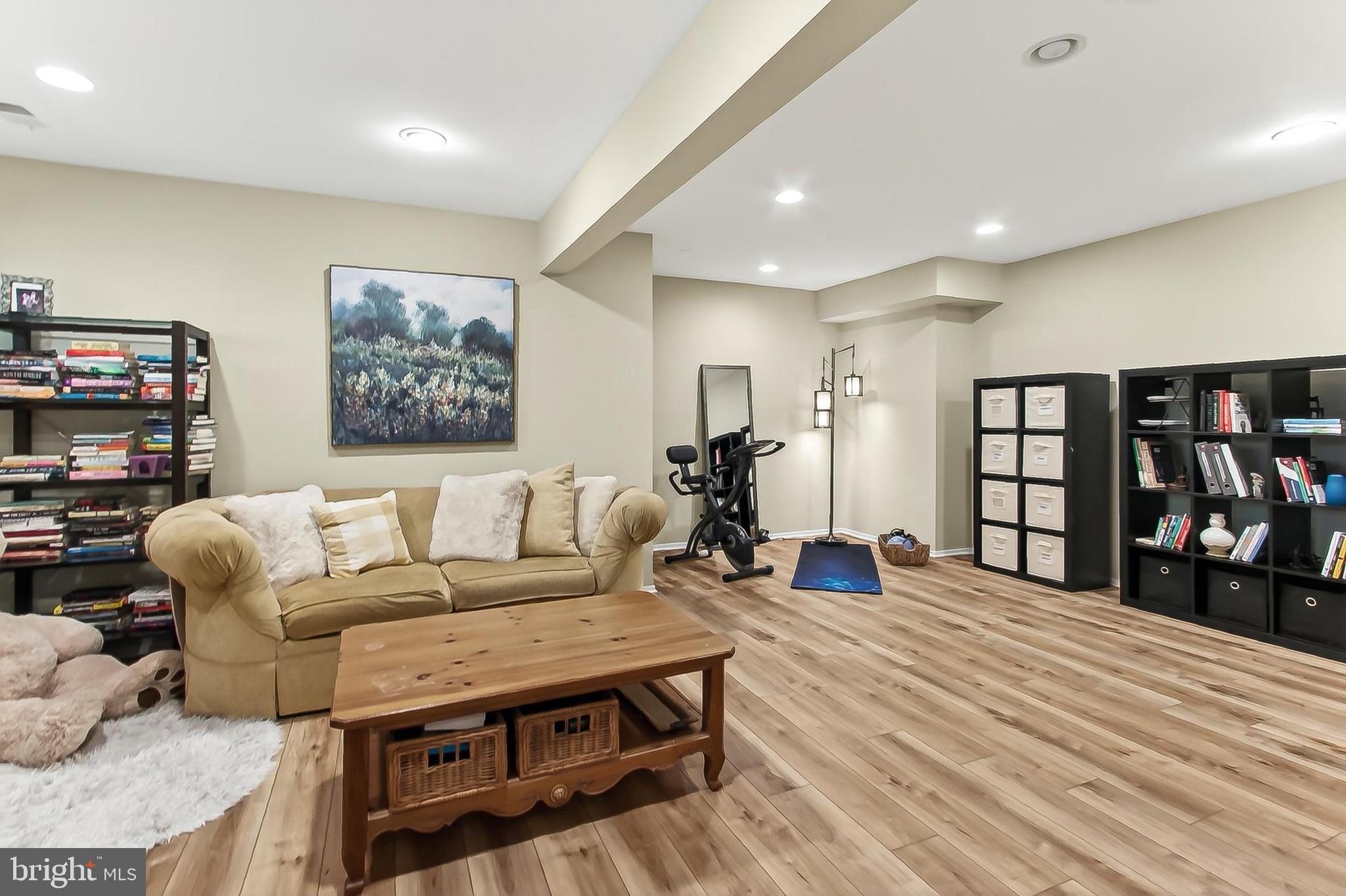 RESTON - Residential