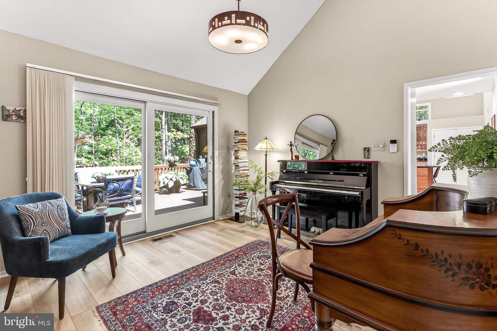 RESTON - Residential