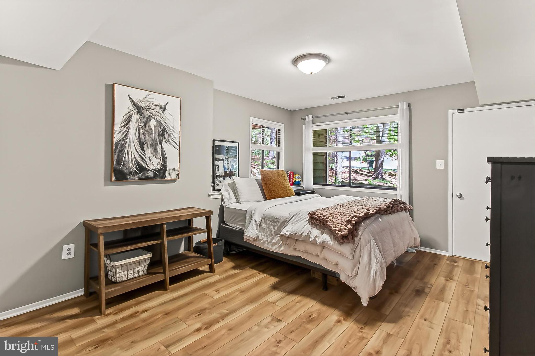 RESTON - Residential