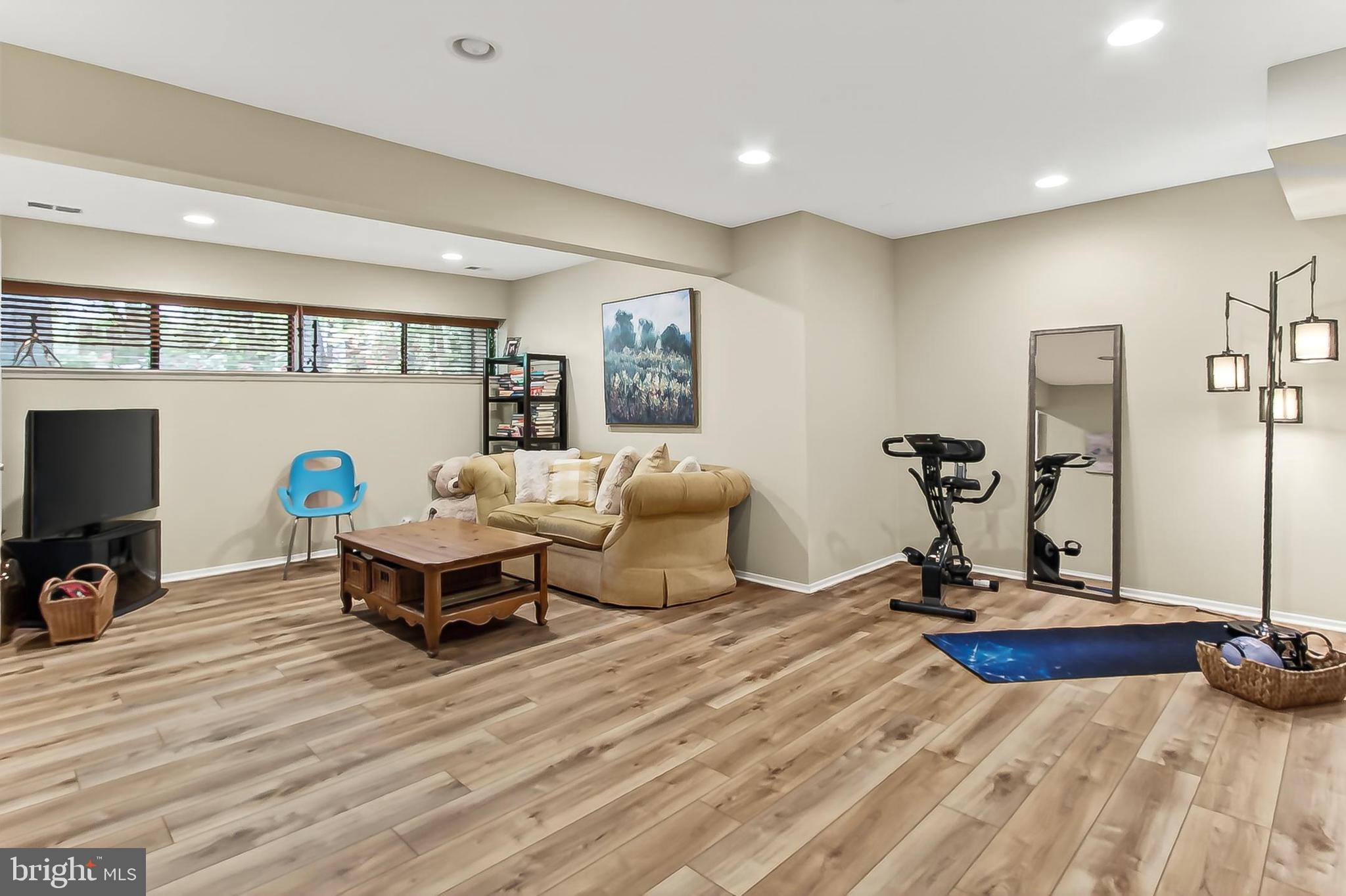 RESTON - Residential