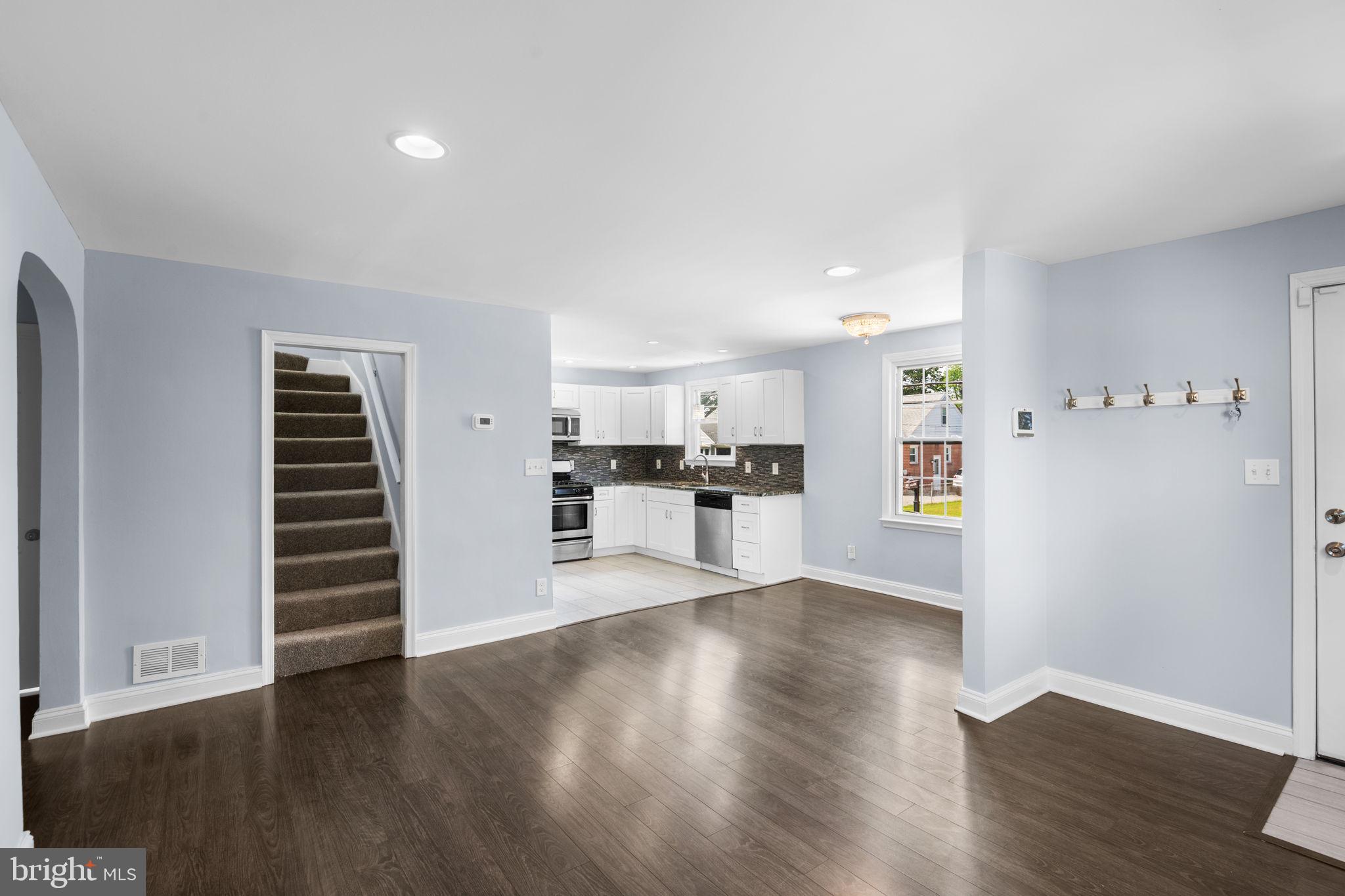 527 STEWART AVENUE