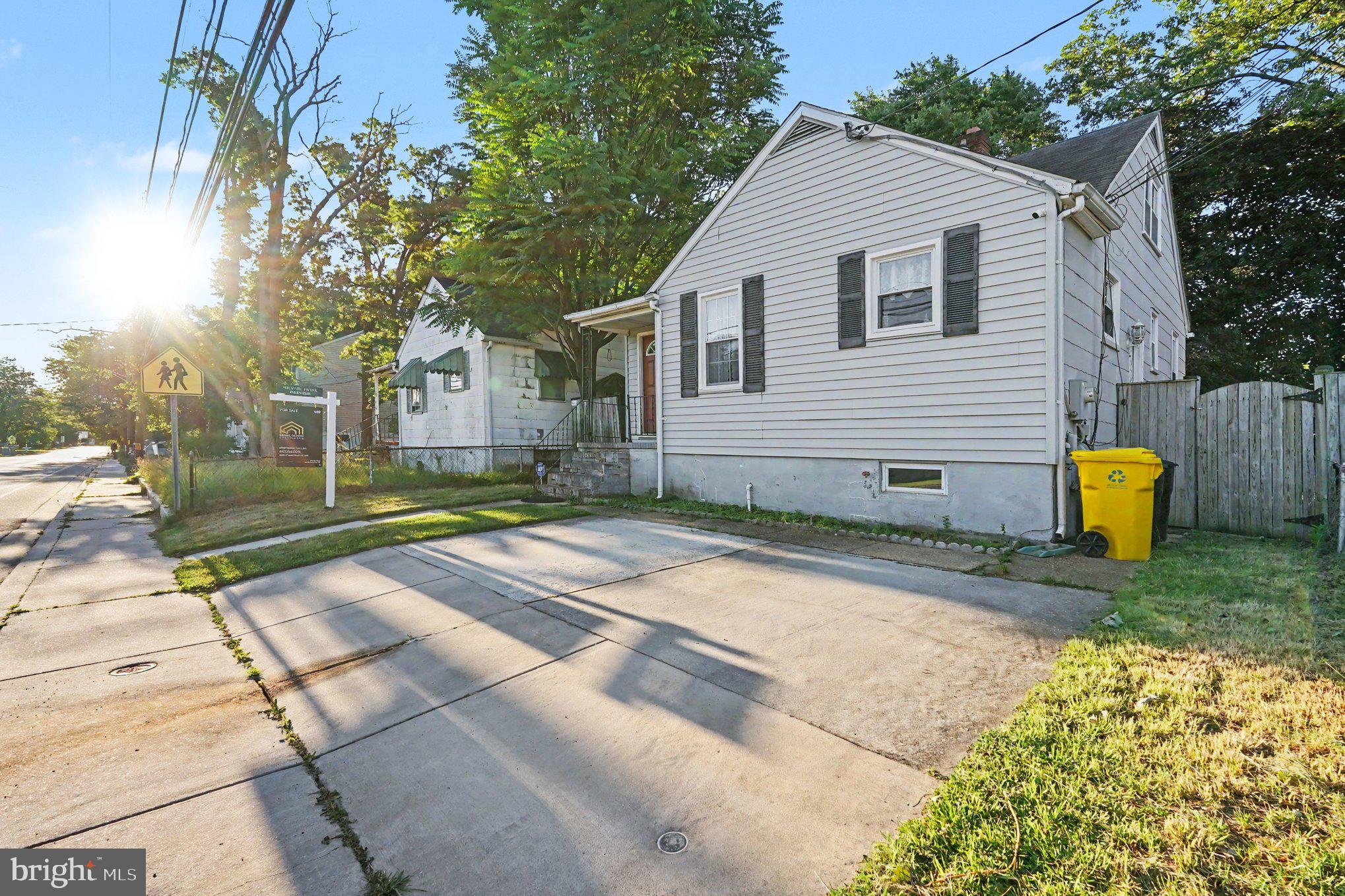 527 STEWART AVENUE