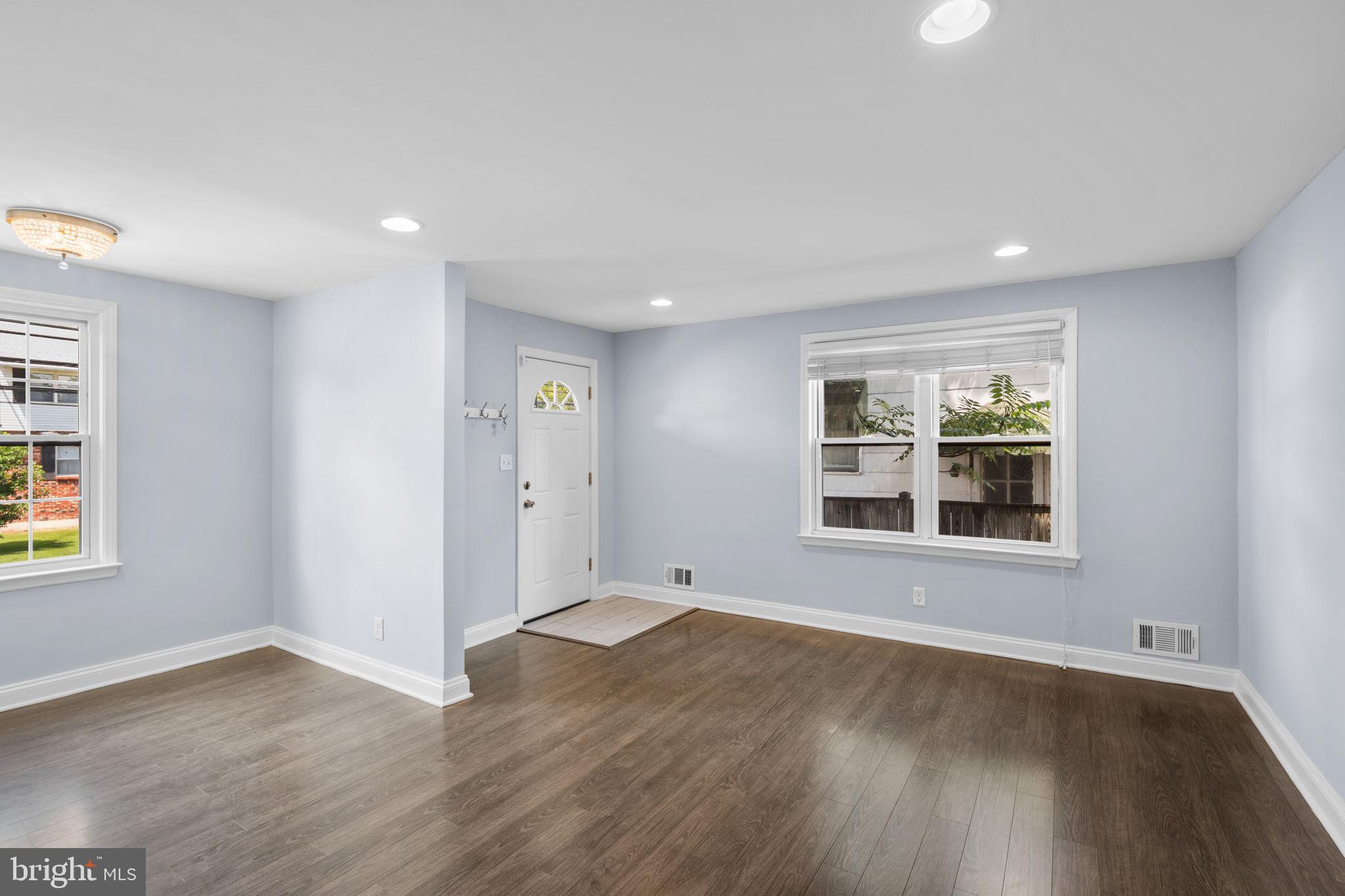 527 STEWART AVENUE