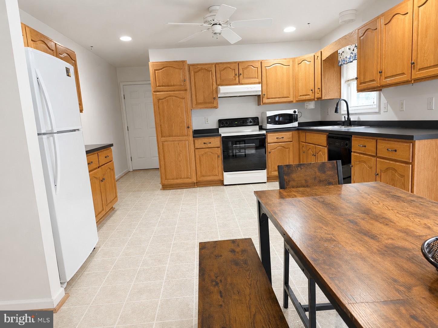 33121 FOREST KNOLL DRIVE