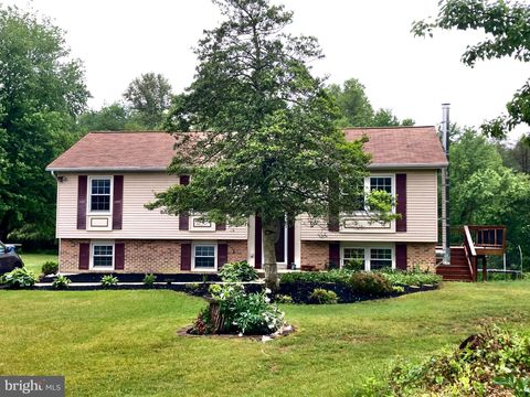 Photo of 8201 Morningside Drive, MANASSAS, VA 20112 (MLS # VAPW2120606)