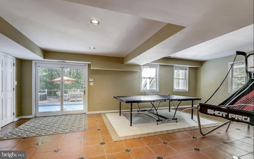 RIVERS EDGE - Residential Lease