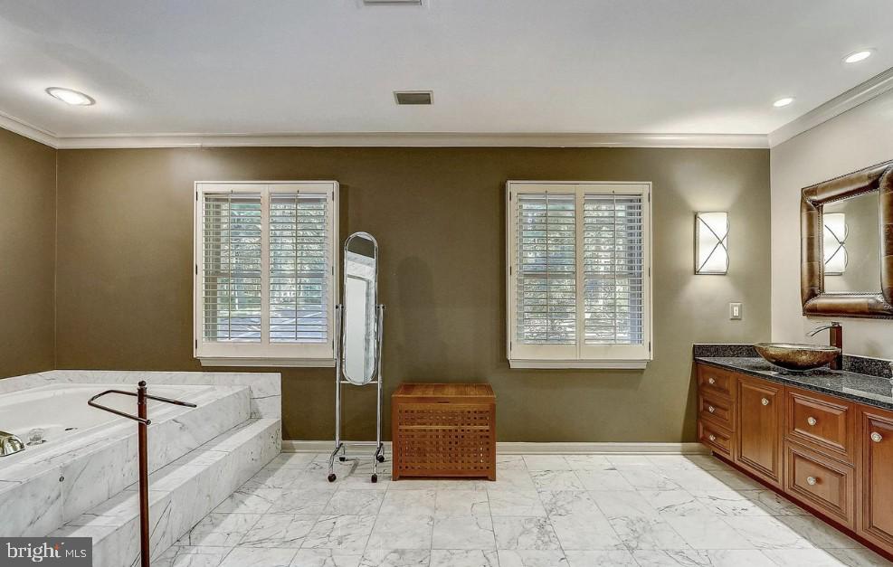 RIVERS EDGE - Residential Lease