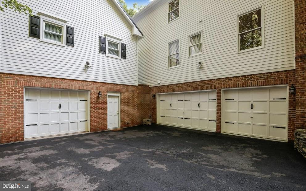 RIVERS EDGE - Residential Lease