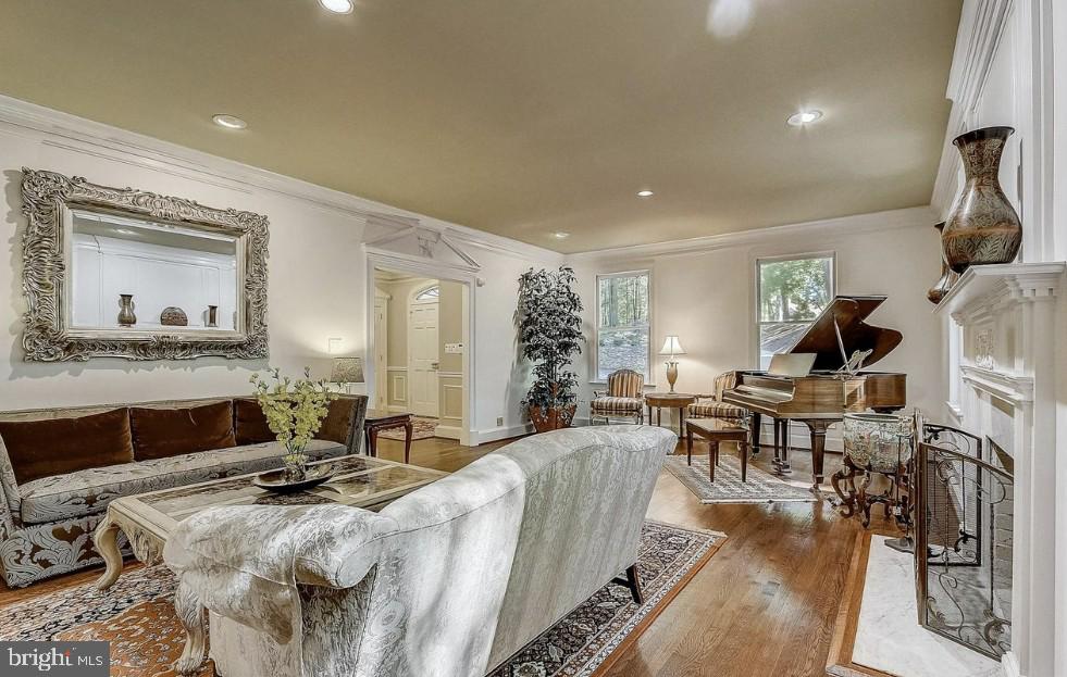 RIVERS EDGE - Residential Lease