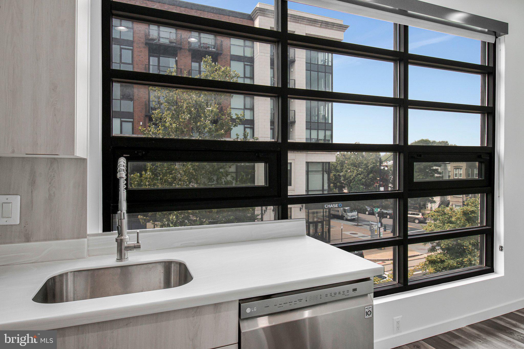 506 H STREET NE 302
