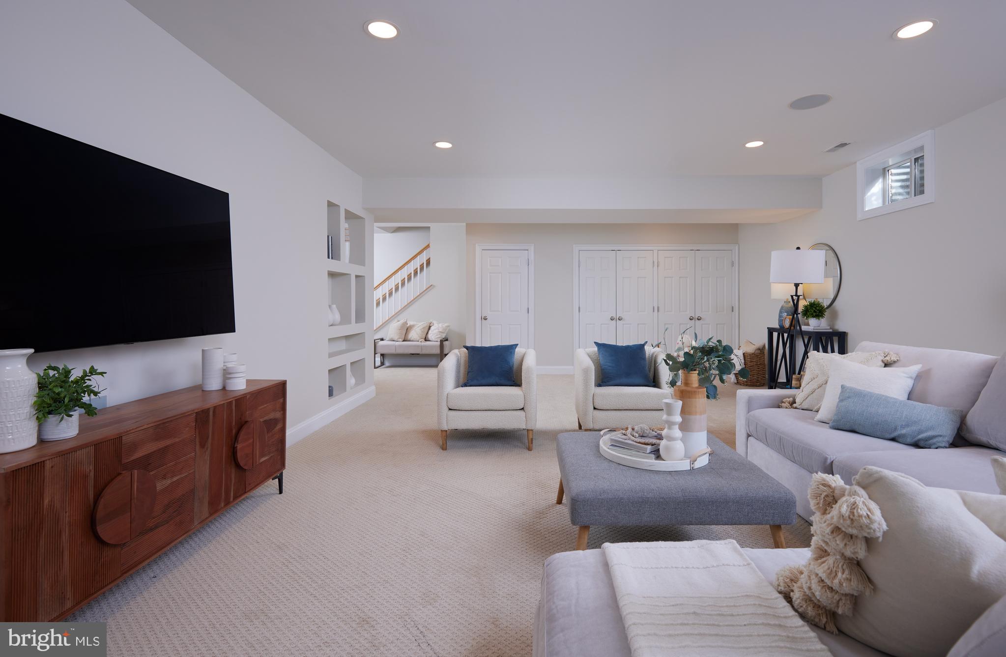 CHEVY CHASE MANOR - Residential