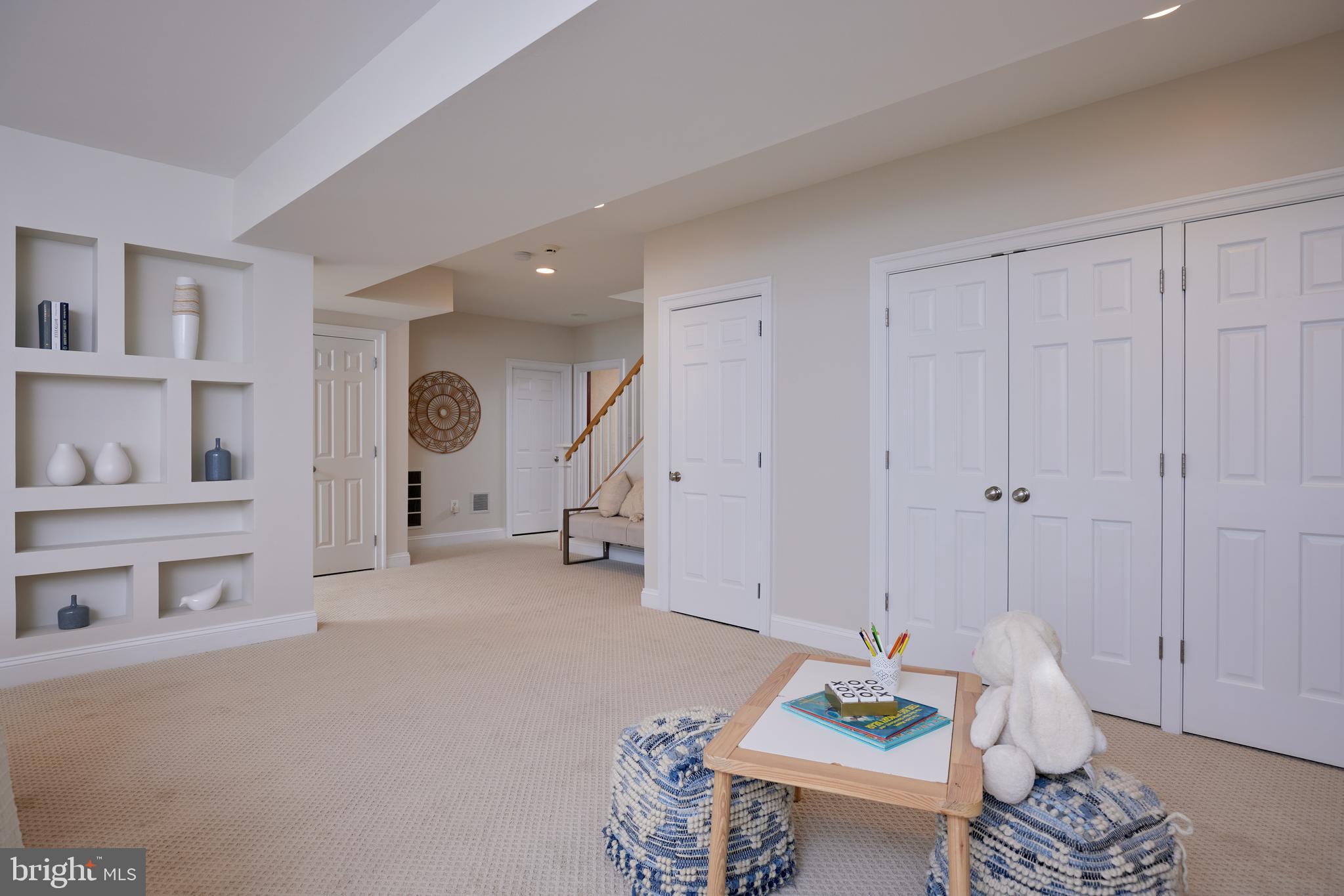 CHEVY CHASE MANOR - Residential