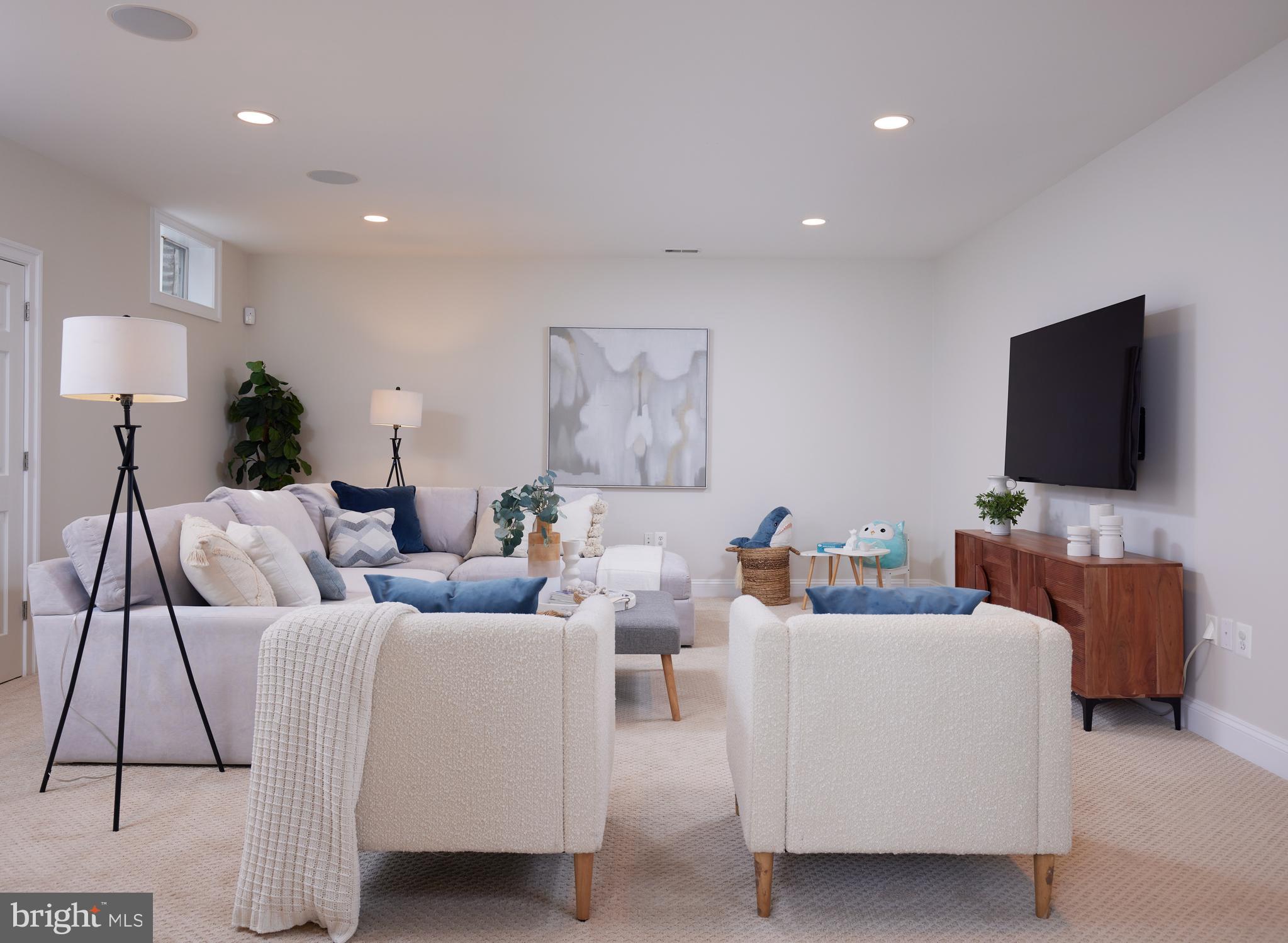 CHEVY CHASE MANOR - Residential