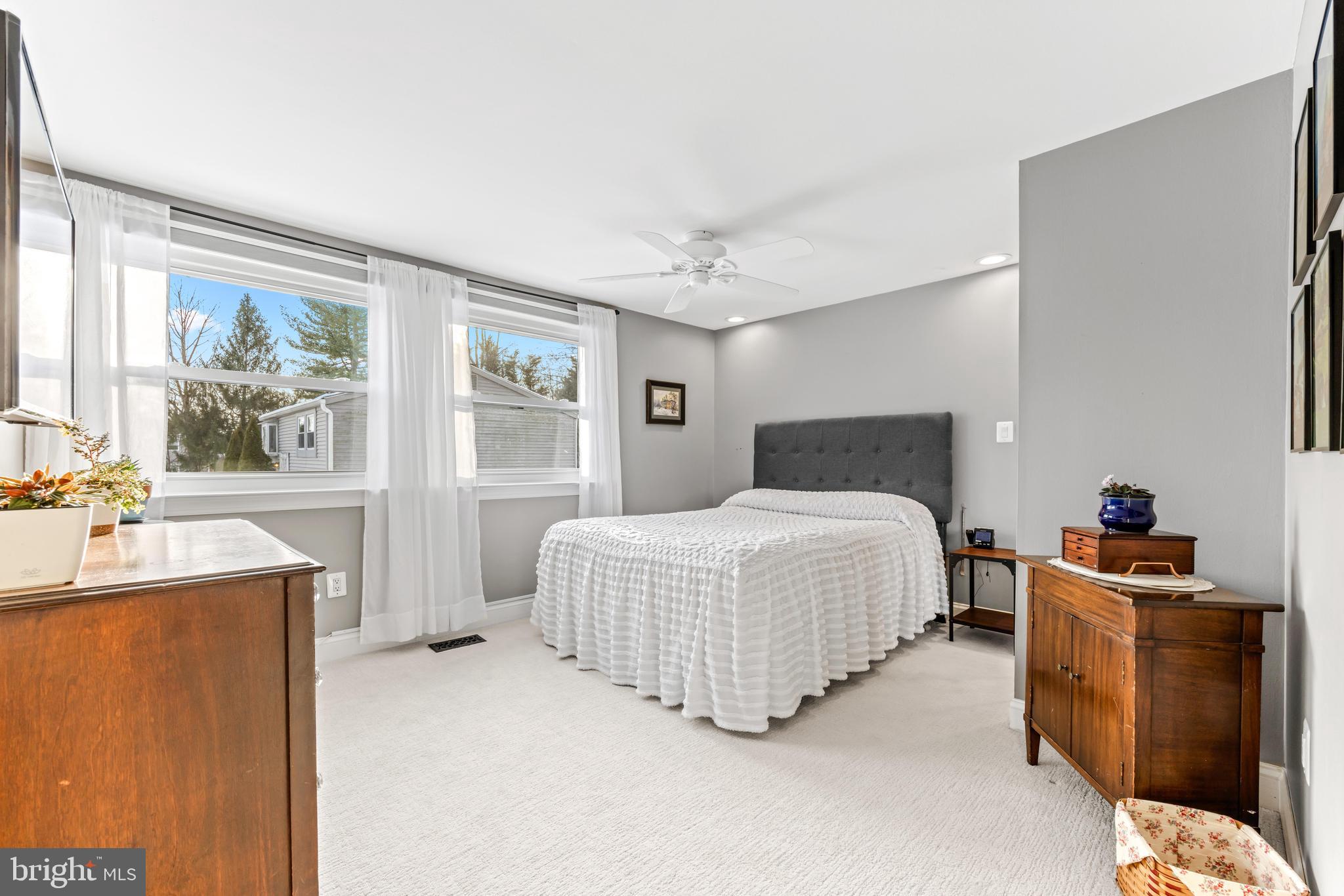 VILLAGE OF LONG REACH - Residential