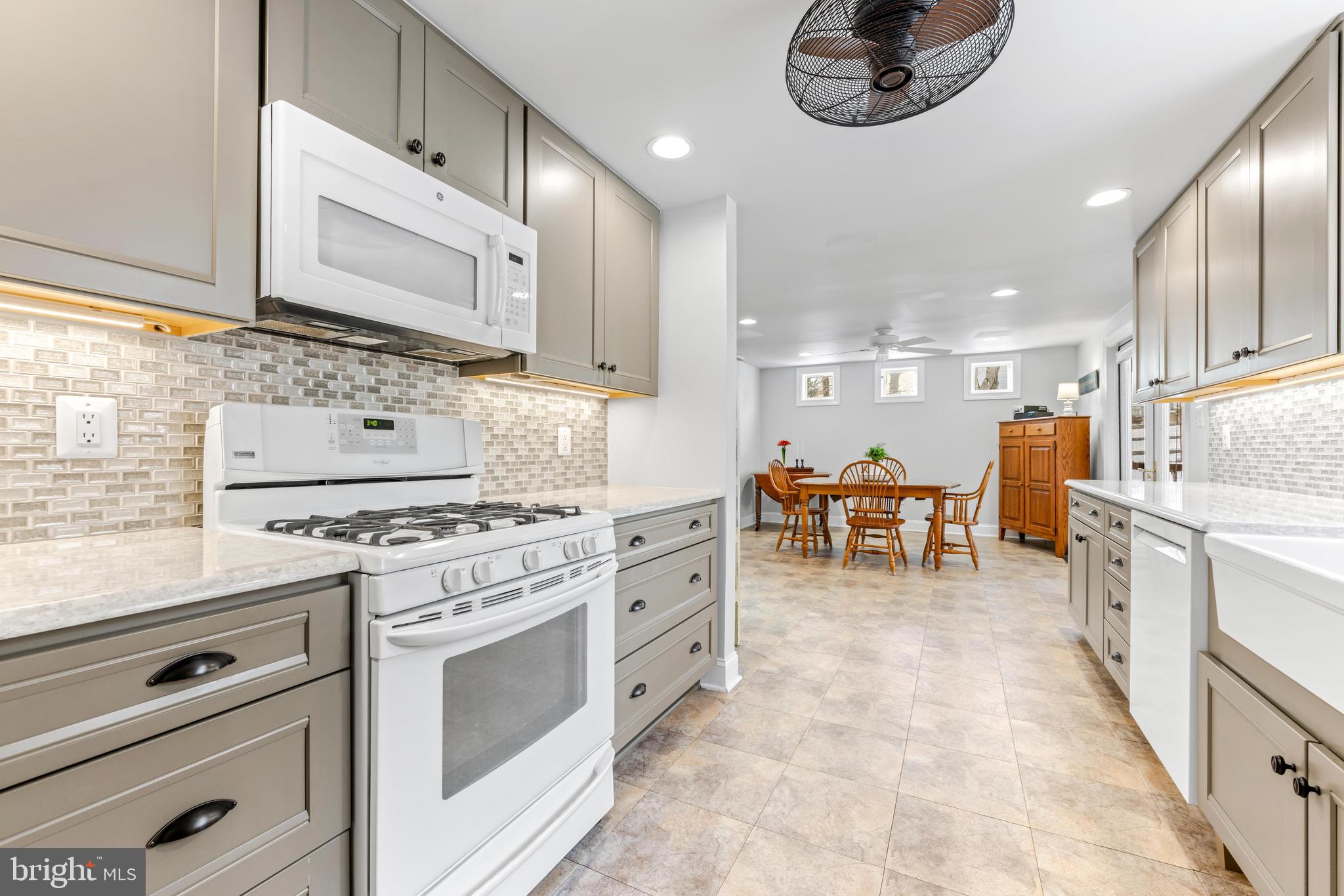 VILLAGE OF LONG REACH - Residential