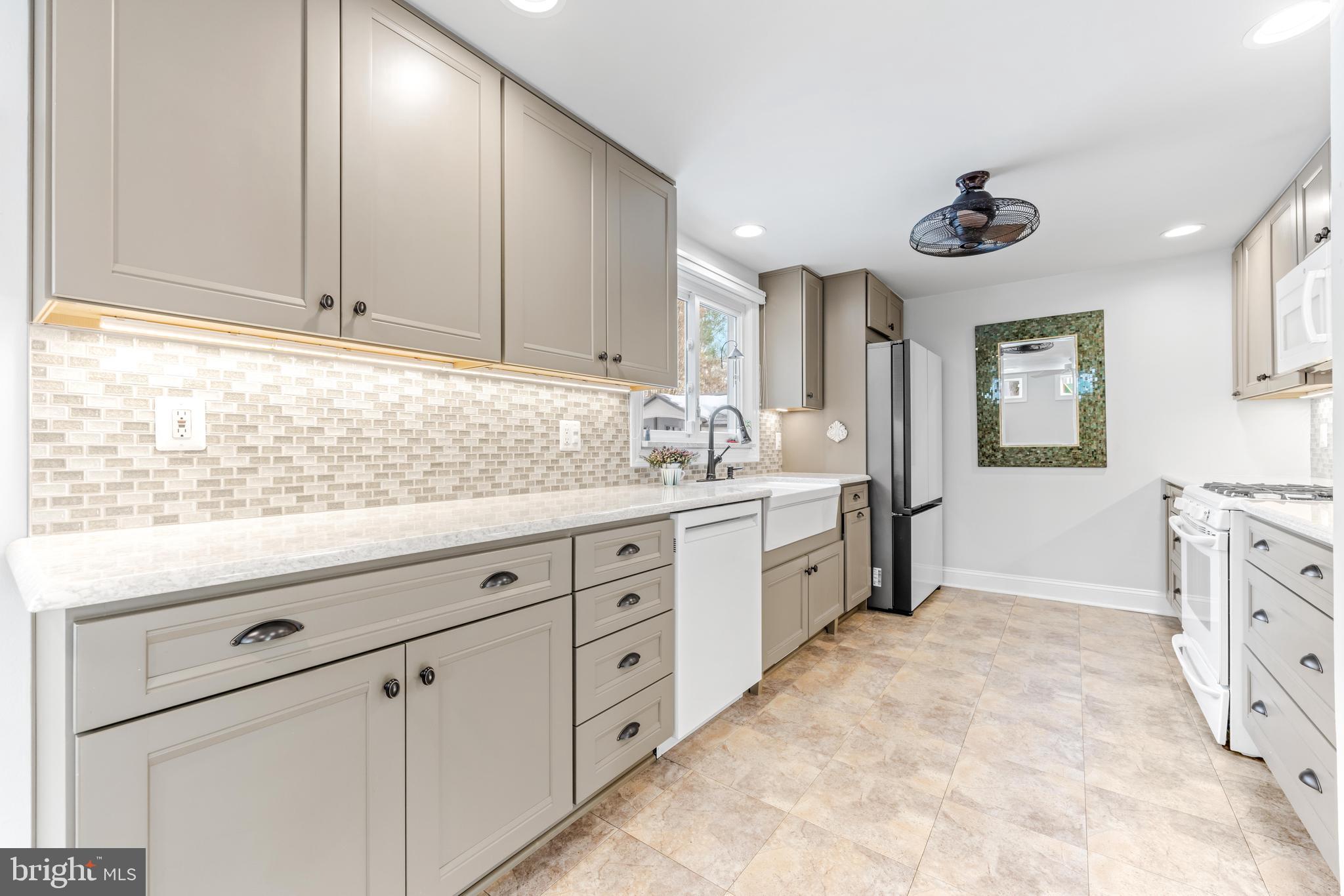 VILLAGE OF LONG REACH - Residential