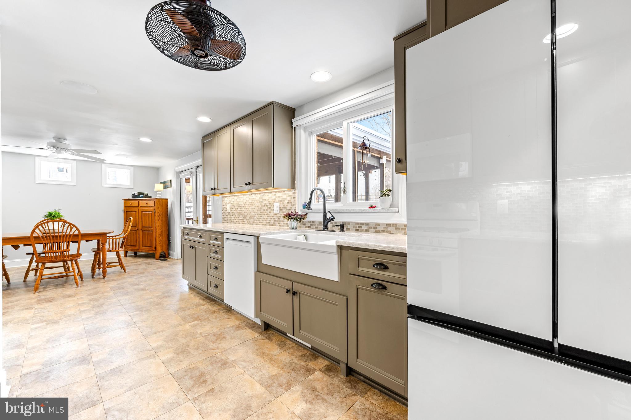 VILLAGE OF LONG REACH - Residential