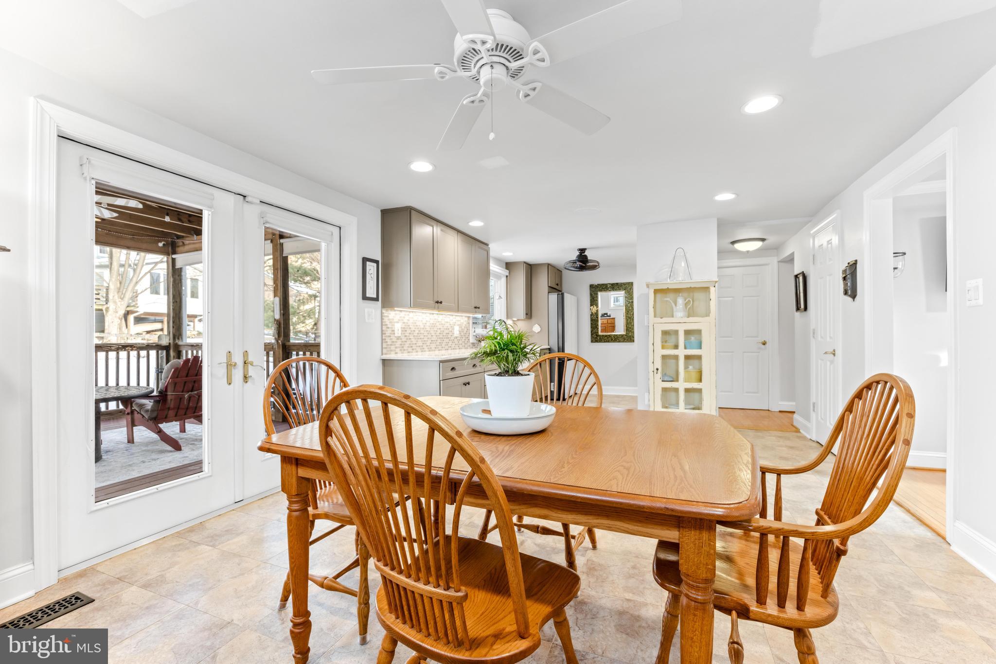 VILLAGE OF LONG REACH - Residential