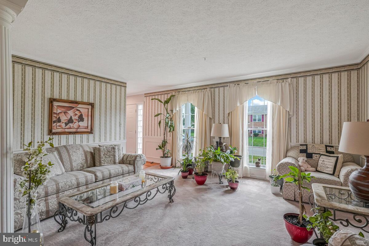 6000 SELLNER LANE