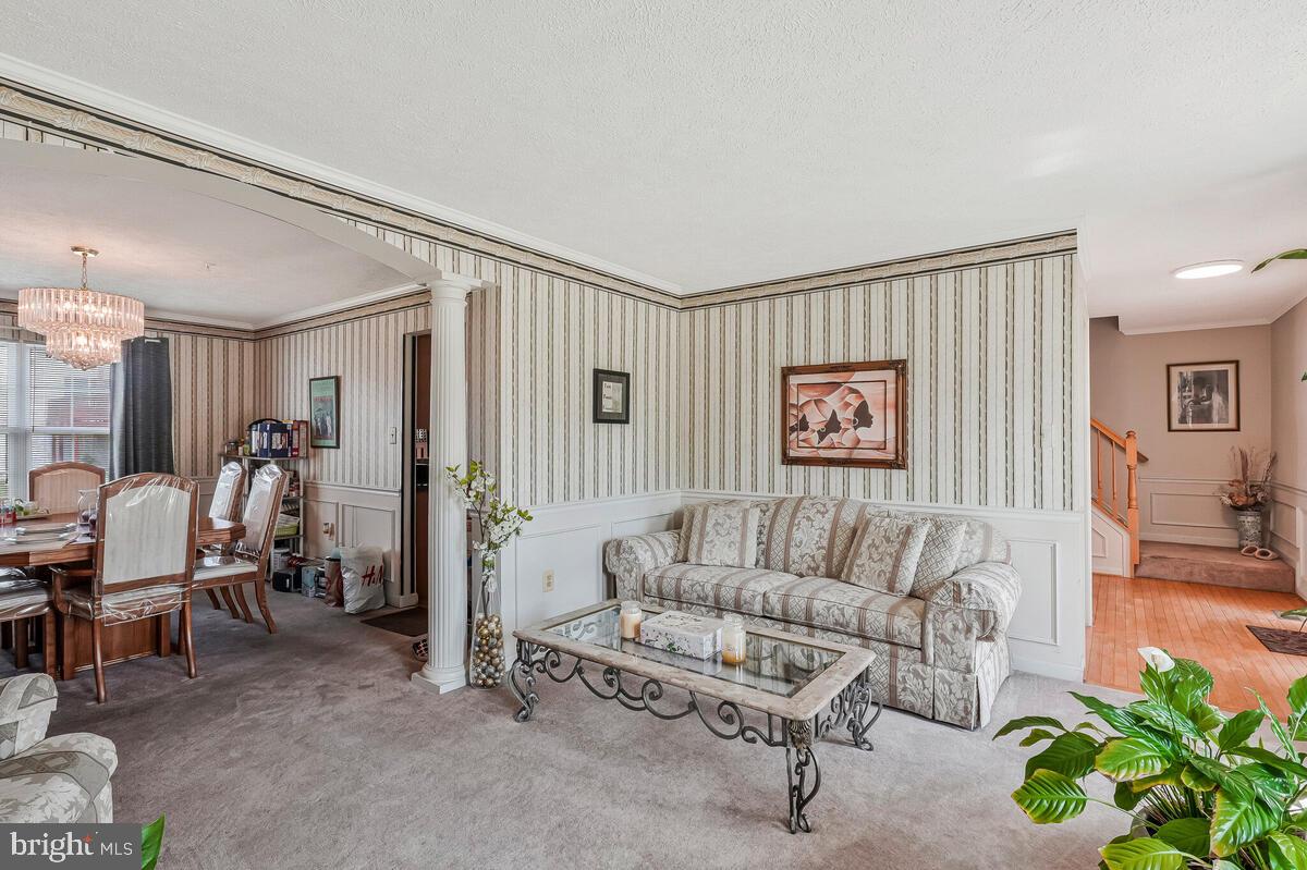 6000 SELLNER LANE
