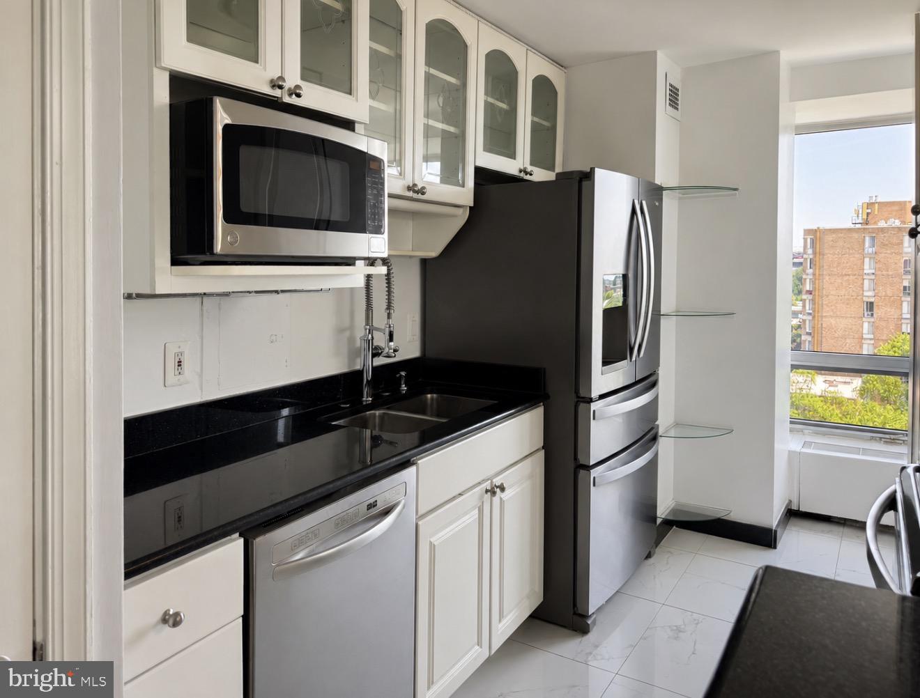 1435 4TH STREET SW B711