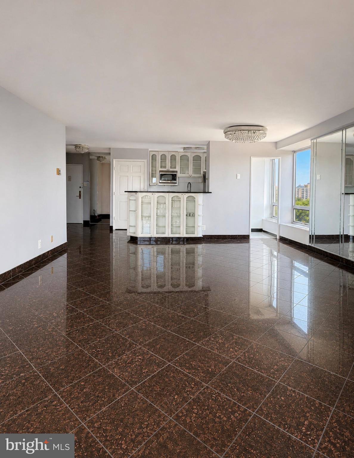 1435 4TH STREET SW B711