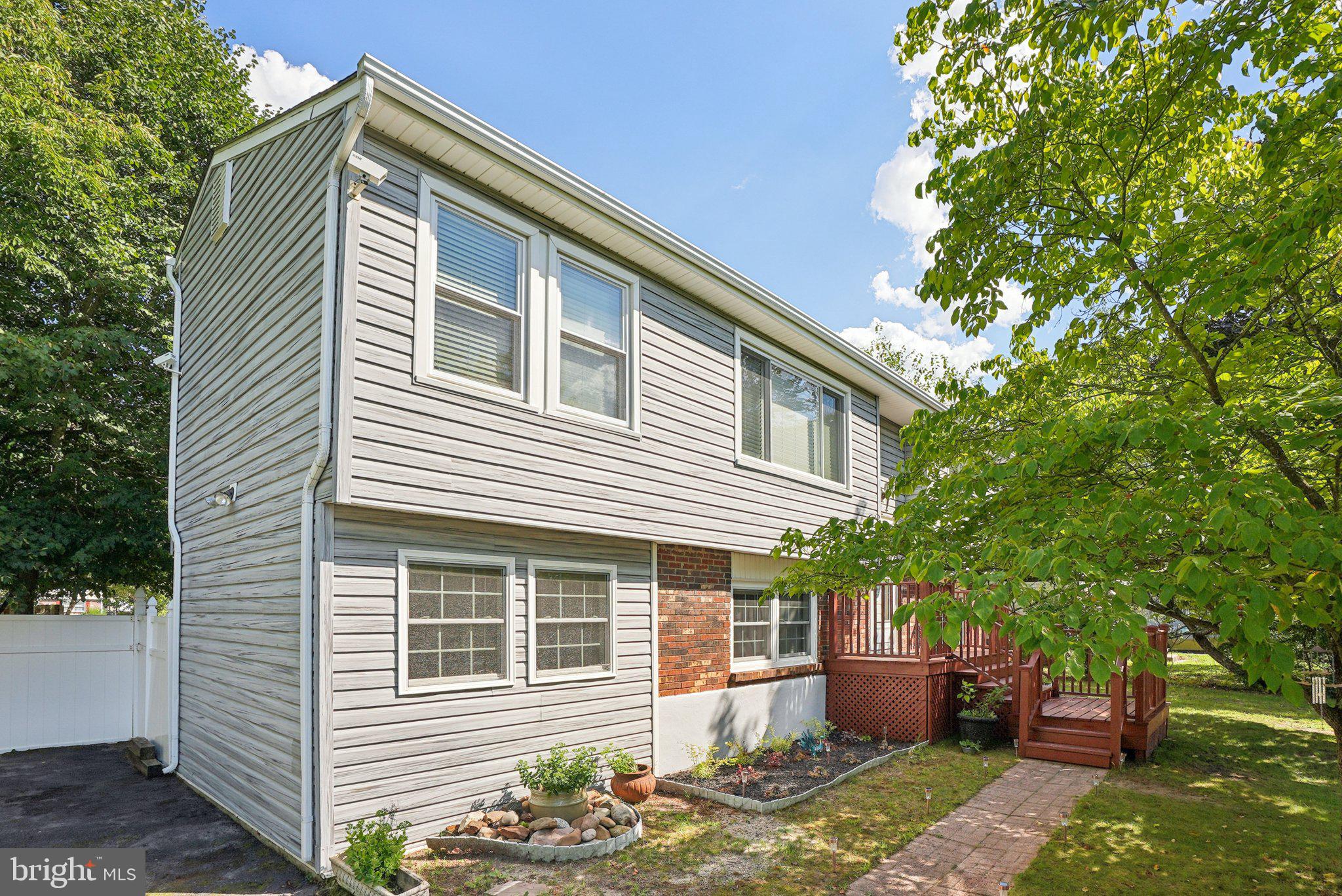 406 CHEROKEE DRIVE
