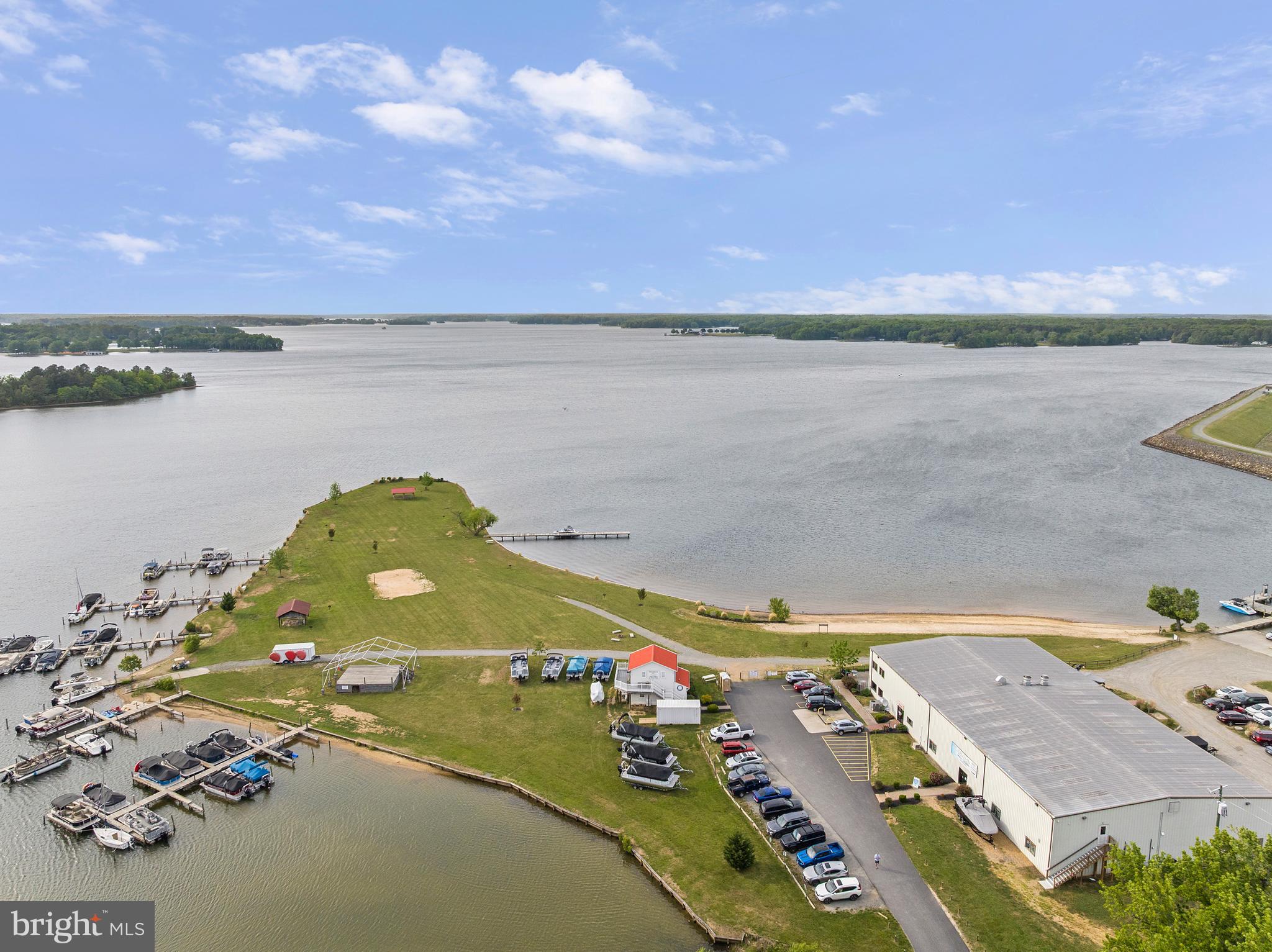 NOAHS LANDING - Residential