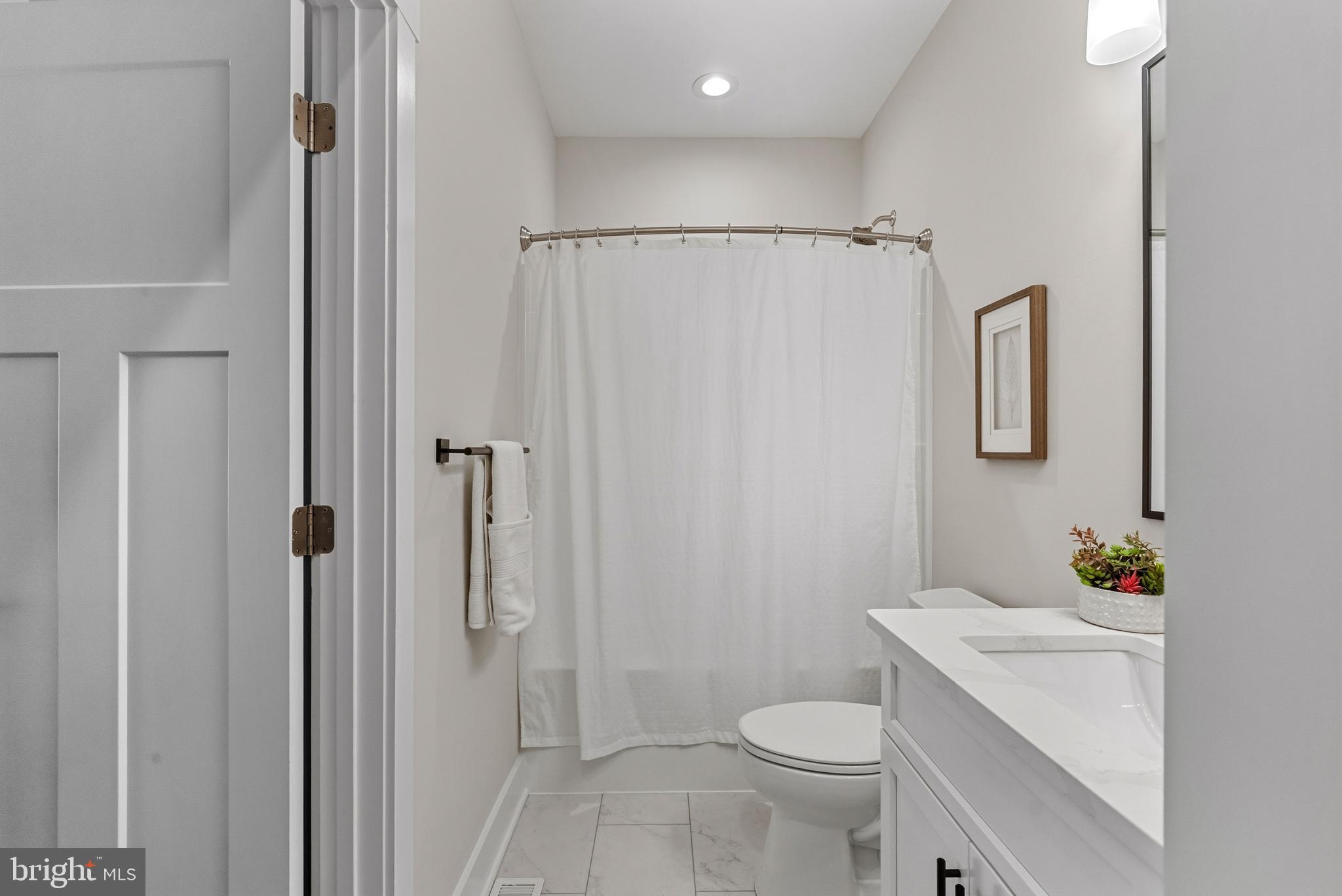 NOAHS LANDING - Residential
