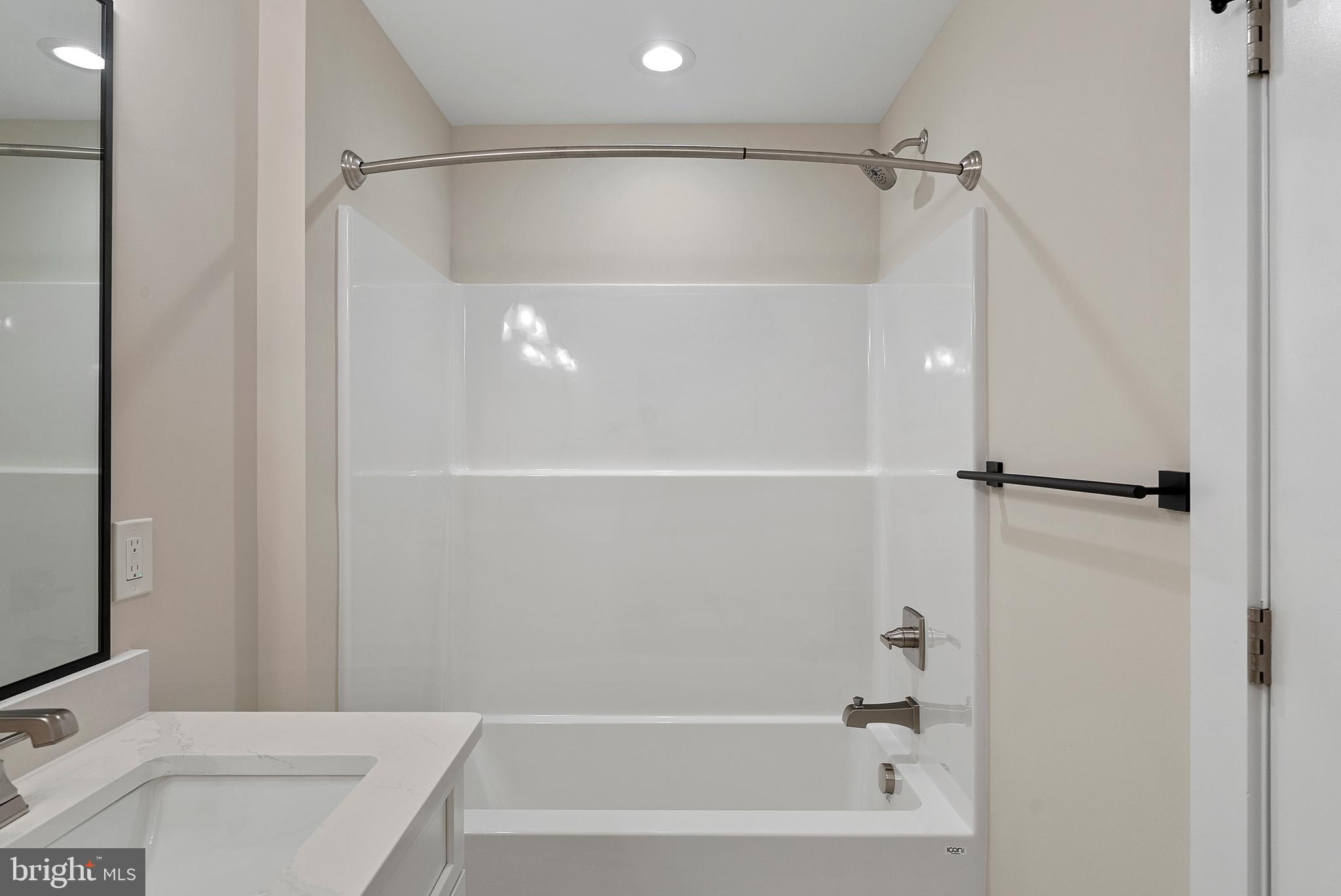 NOAHS LANDING - Residential