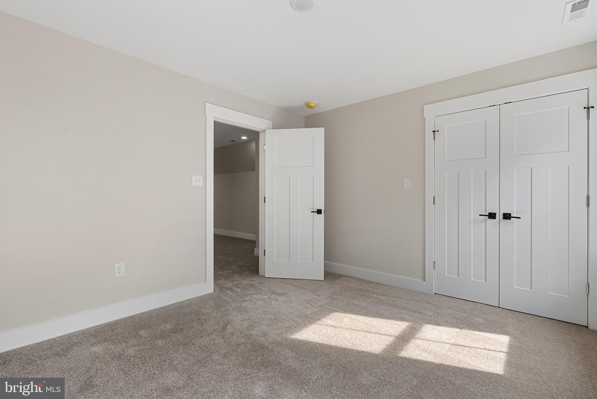 NOAHS LANDING - Residential
