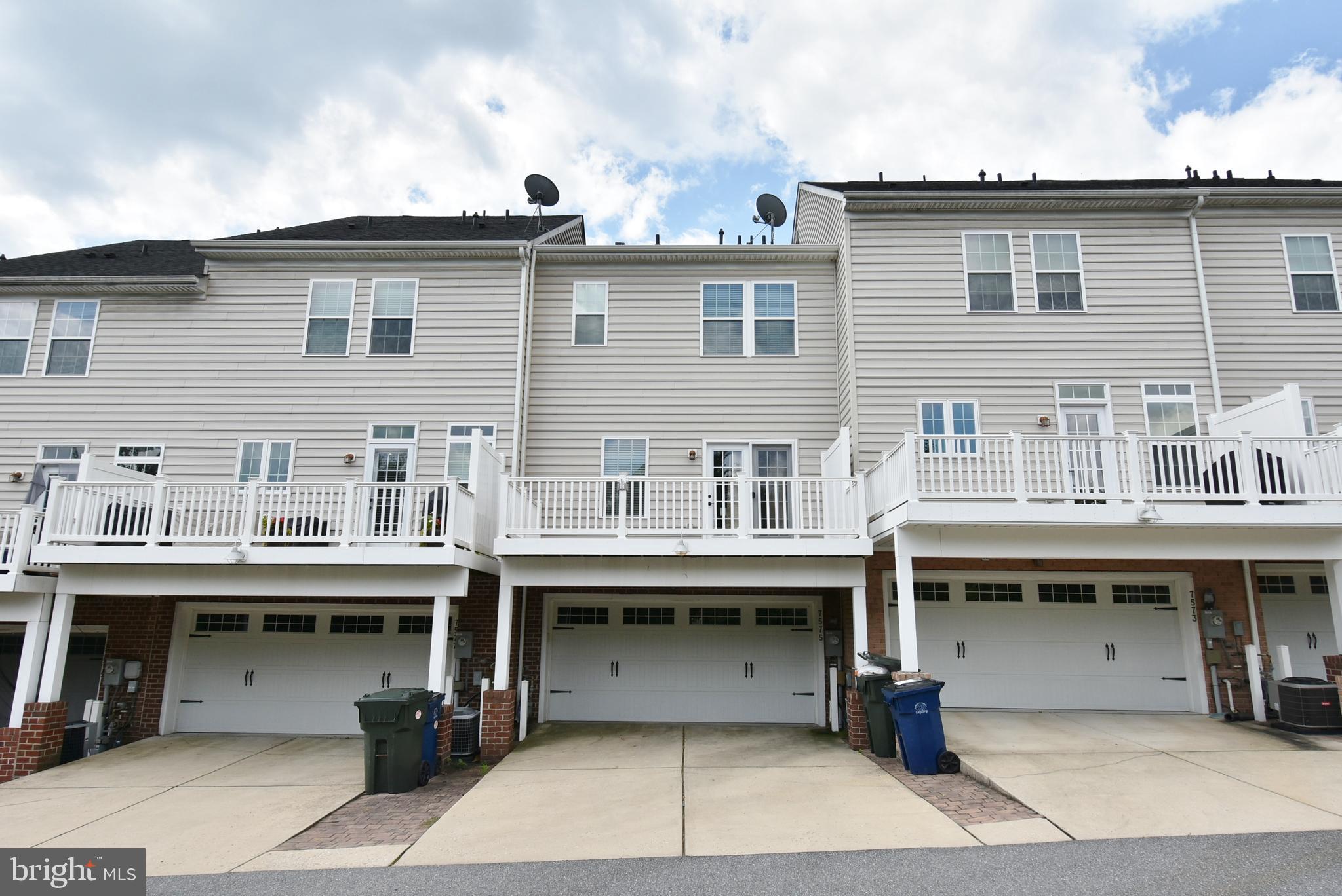 RAINCLIFFE - Residential Lease