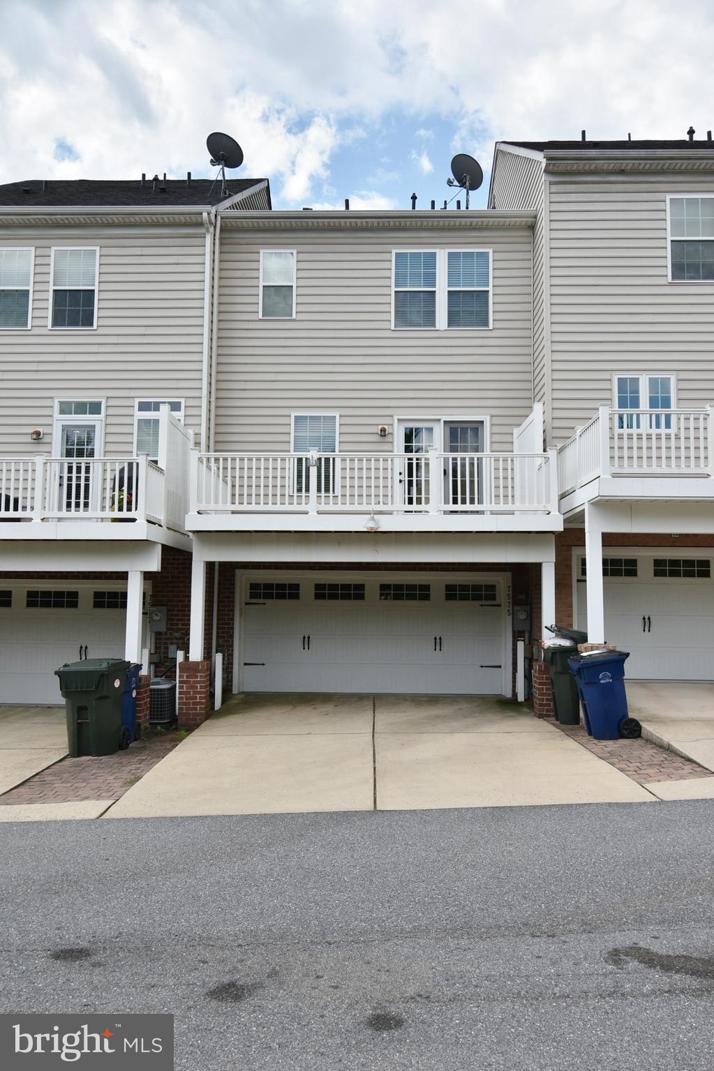 RAINCLIFFE - Residential Lease