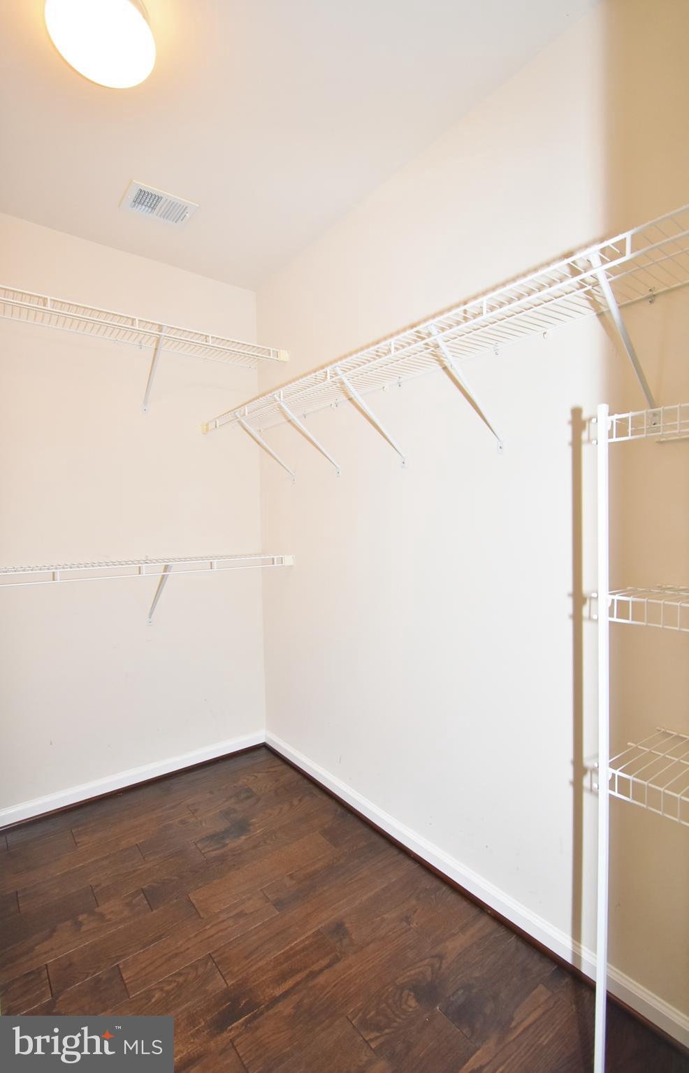 RAINCLIFFE - Residential Lease