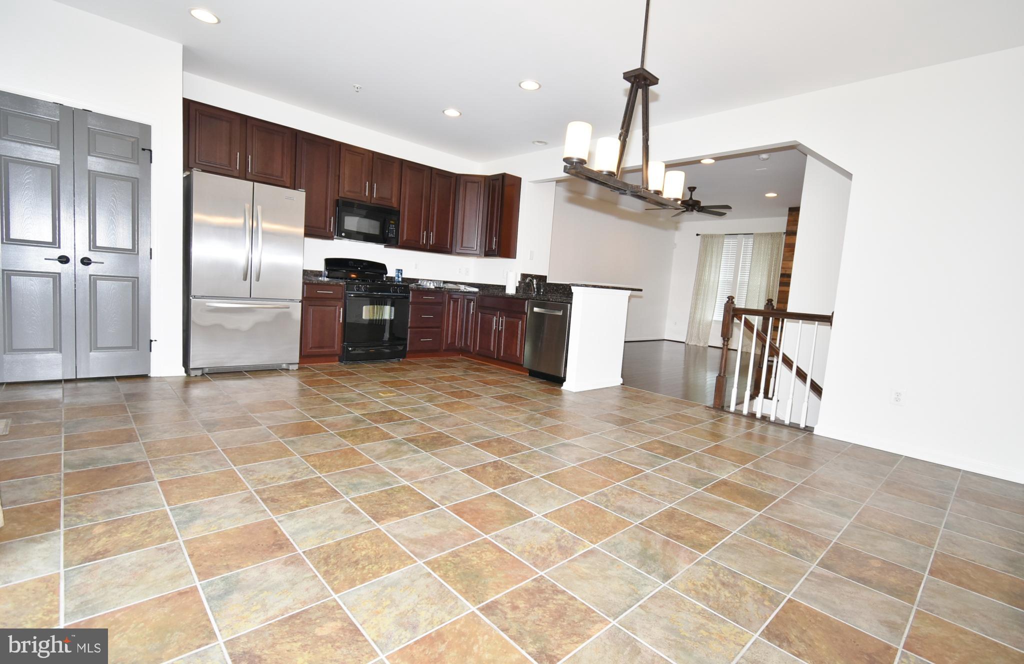 RAINCLIFFE - Residential Lease