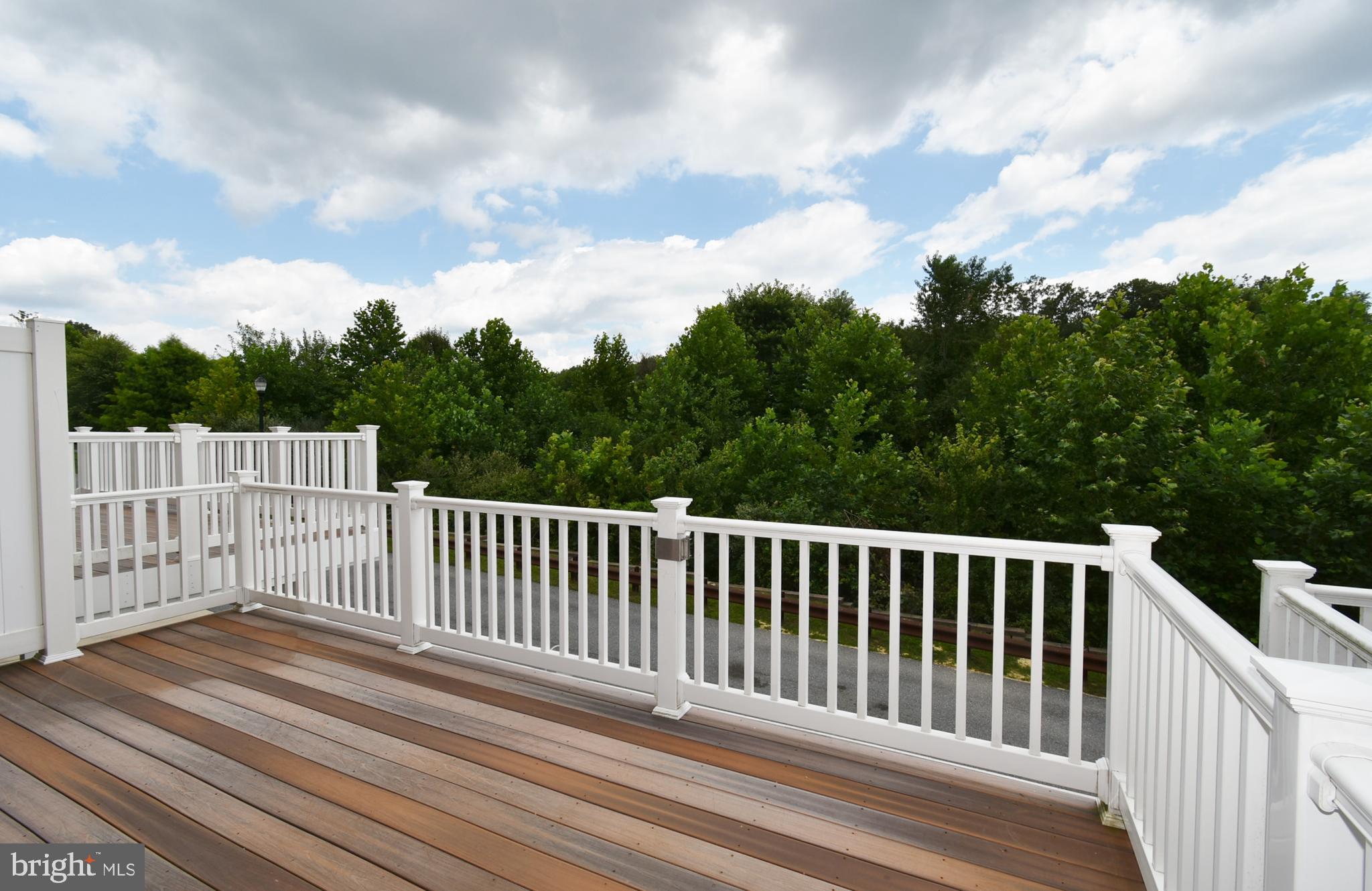 RAINCLIFFE - Residential Lease