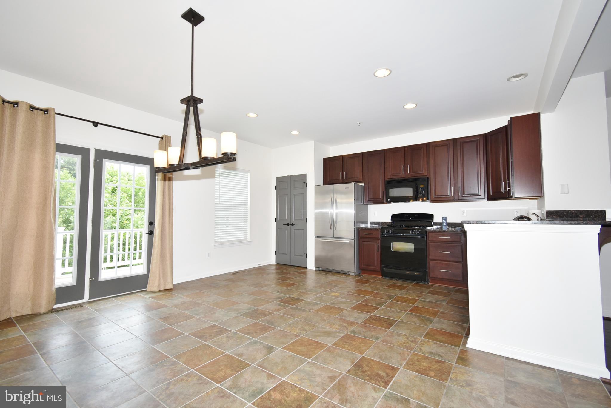 RAINCLIFFE - Residential Lease